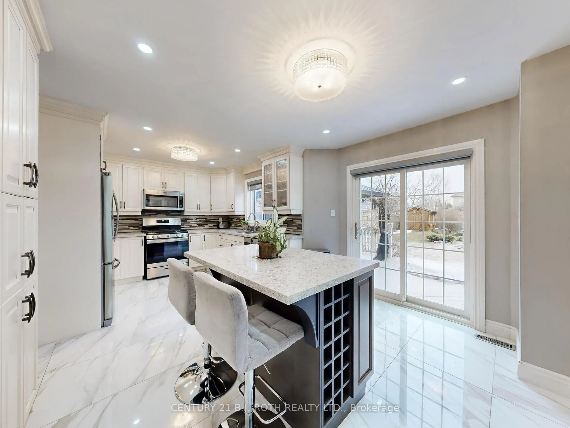 Photo 11 of 14 Round Leaf Court, Barrie, Holly — HOMEH