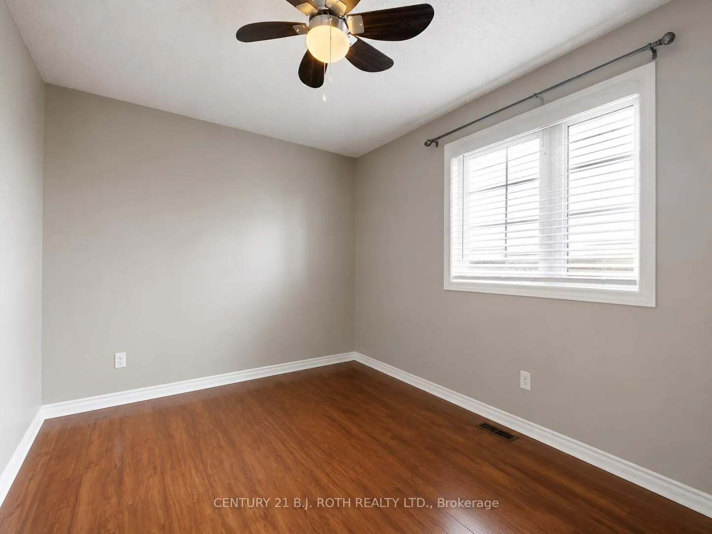 Photo 27 of 14 Round Leaf Court, Barrie, Holly — HOMEH
