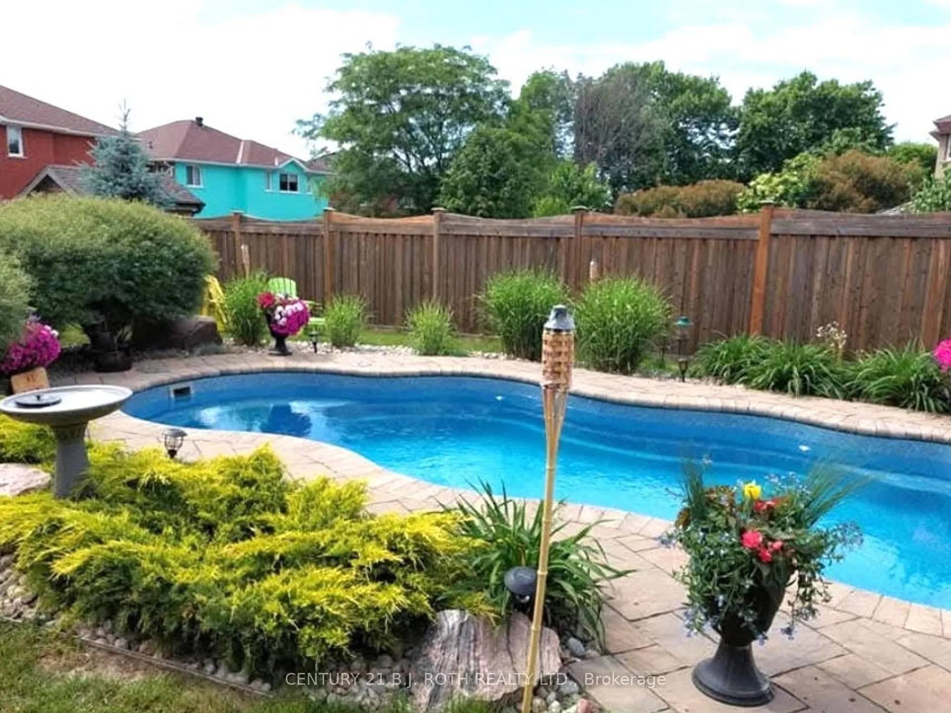 Photo 31 of 14 Round Leaf Court, Barrie, Holly — HOMEH