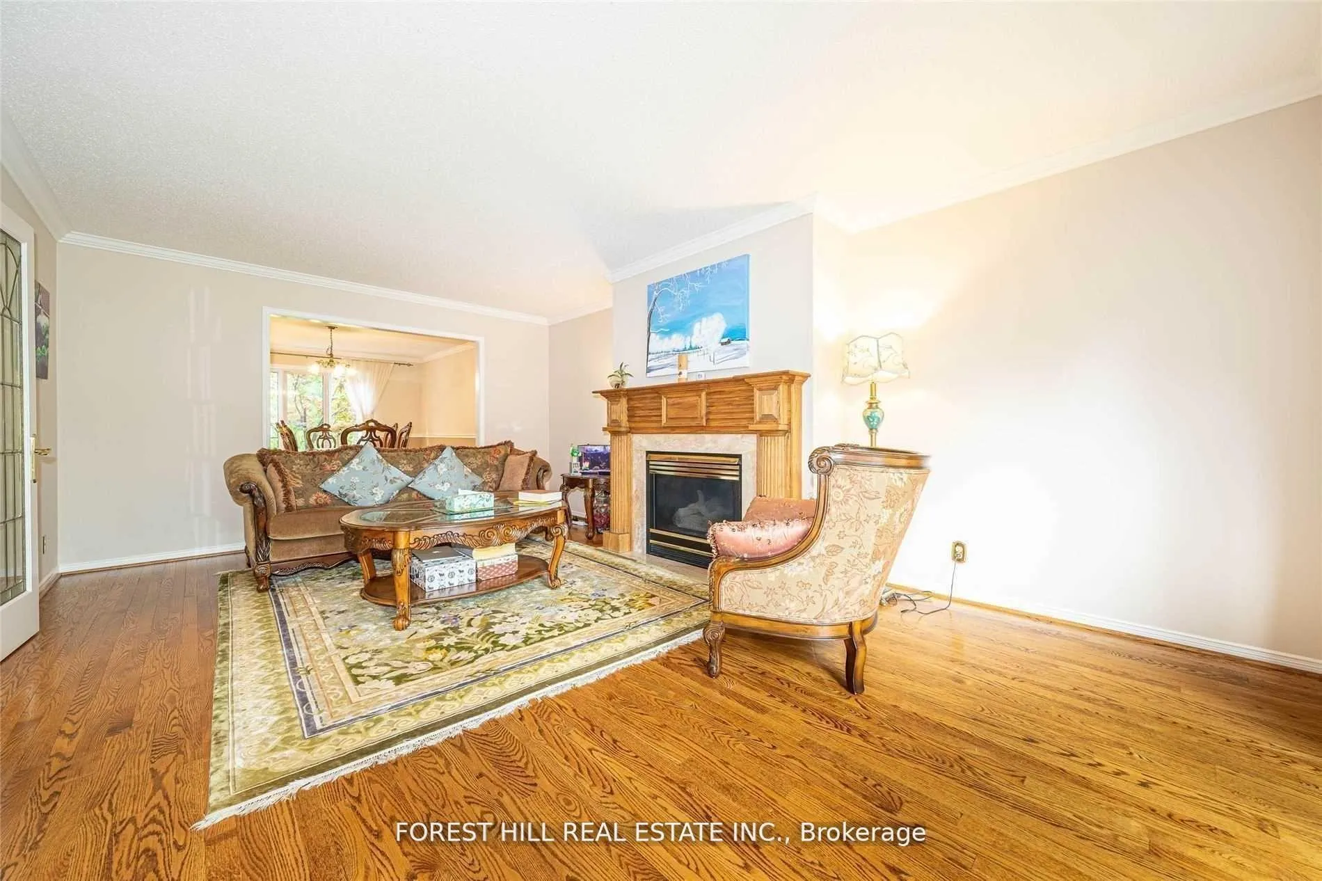 Photo 3 of 54 Pennock Crescent, Markham, Unionville — HOMEH