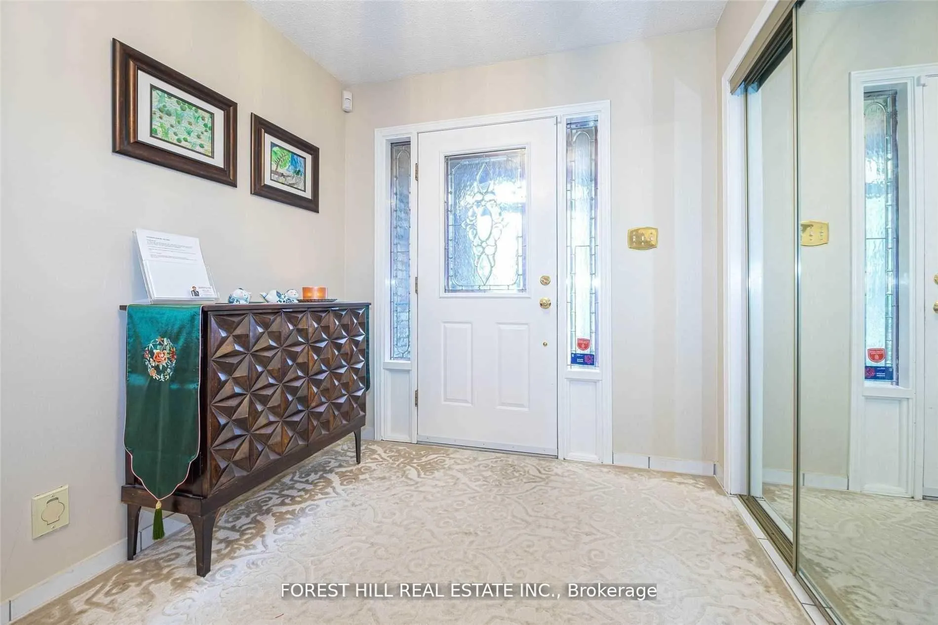 Photo 5 of 54 Pennock Crescent, Markham, Unionville — HOMEH