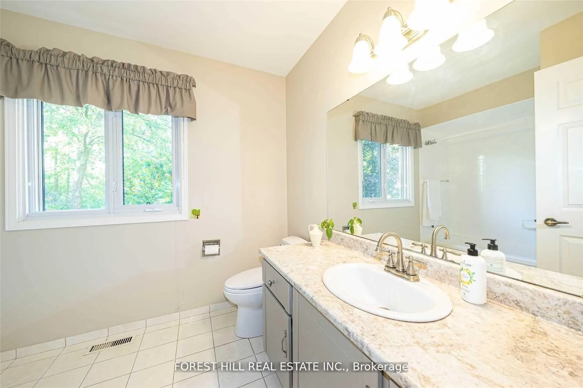 Photo 14 of 54 Pennock Crescent, Markham, Unionville — HOMEH