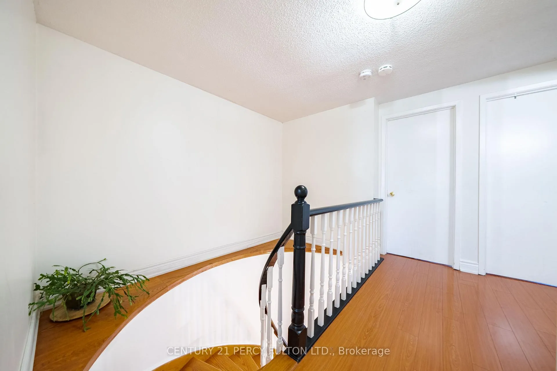 Photo 18 of 49 Croach Crescent, Scarborough, Agincourt North — HOMEH