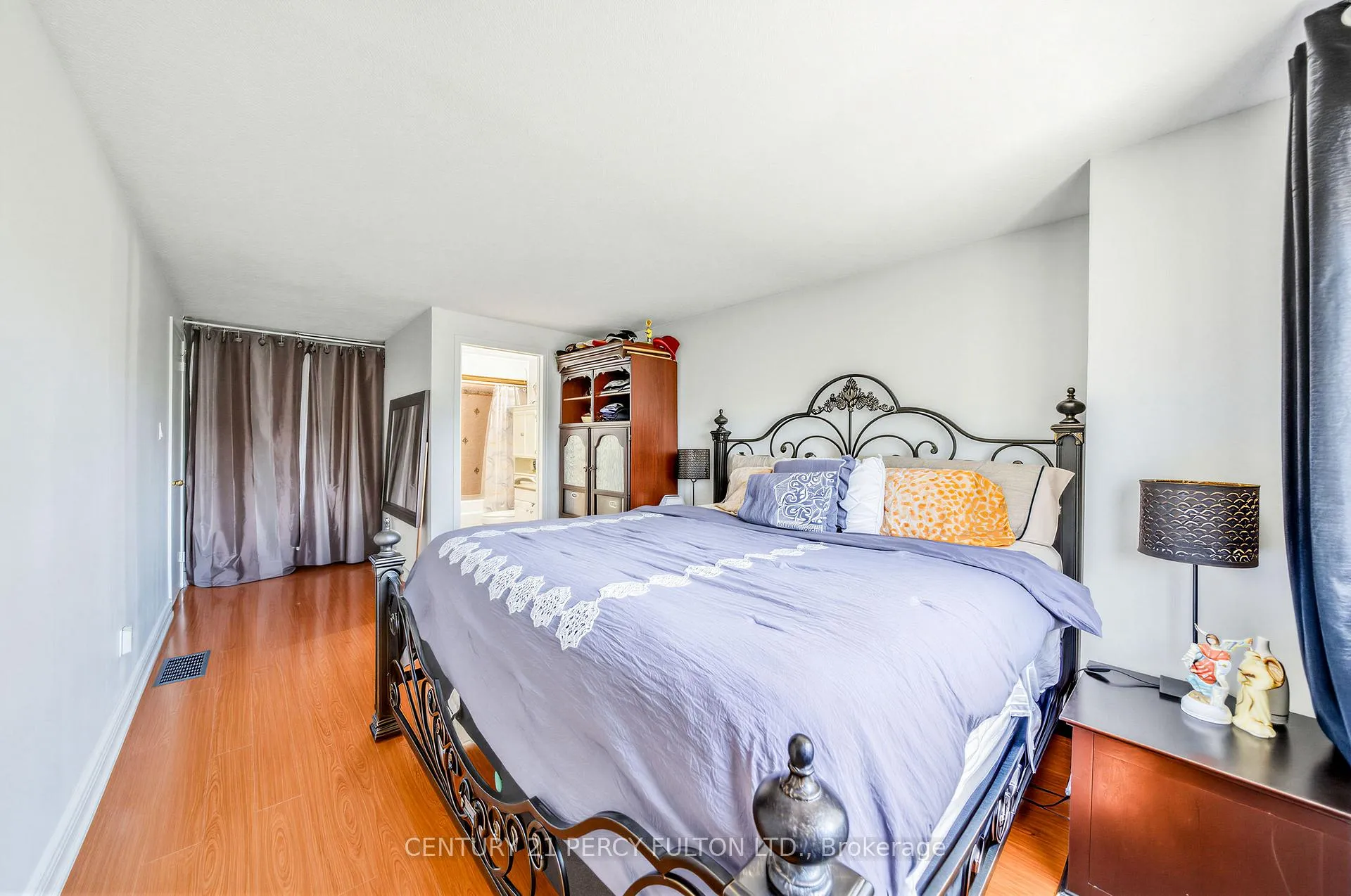 Photo 20 of 49 Croach Crescent, Scarborough, Agincourt North — HOMEH