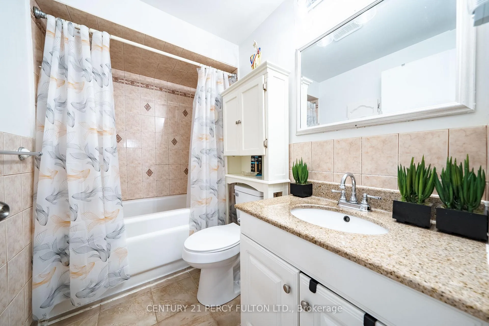 Photo 21 of 49 Croach Crescent, Scarborough, Agincourt North — HOMEH