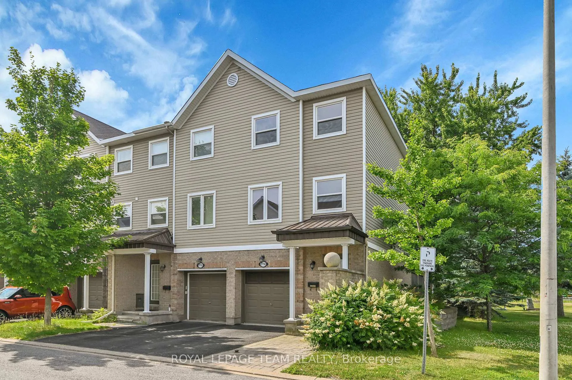 Photo 2 of 774 Sanibel Private, Ottawa, Westcliffe Estates — HOMEH