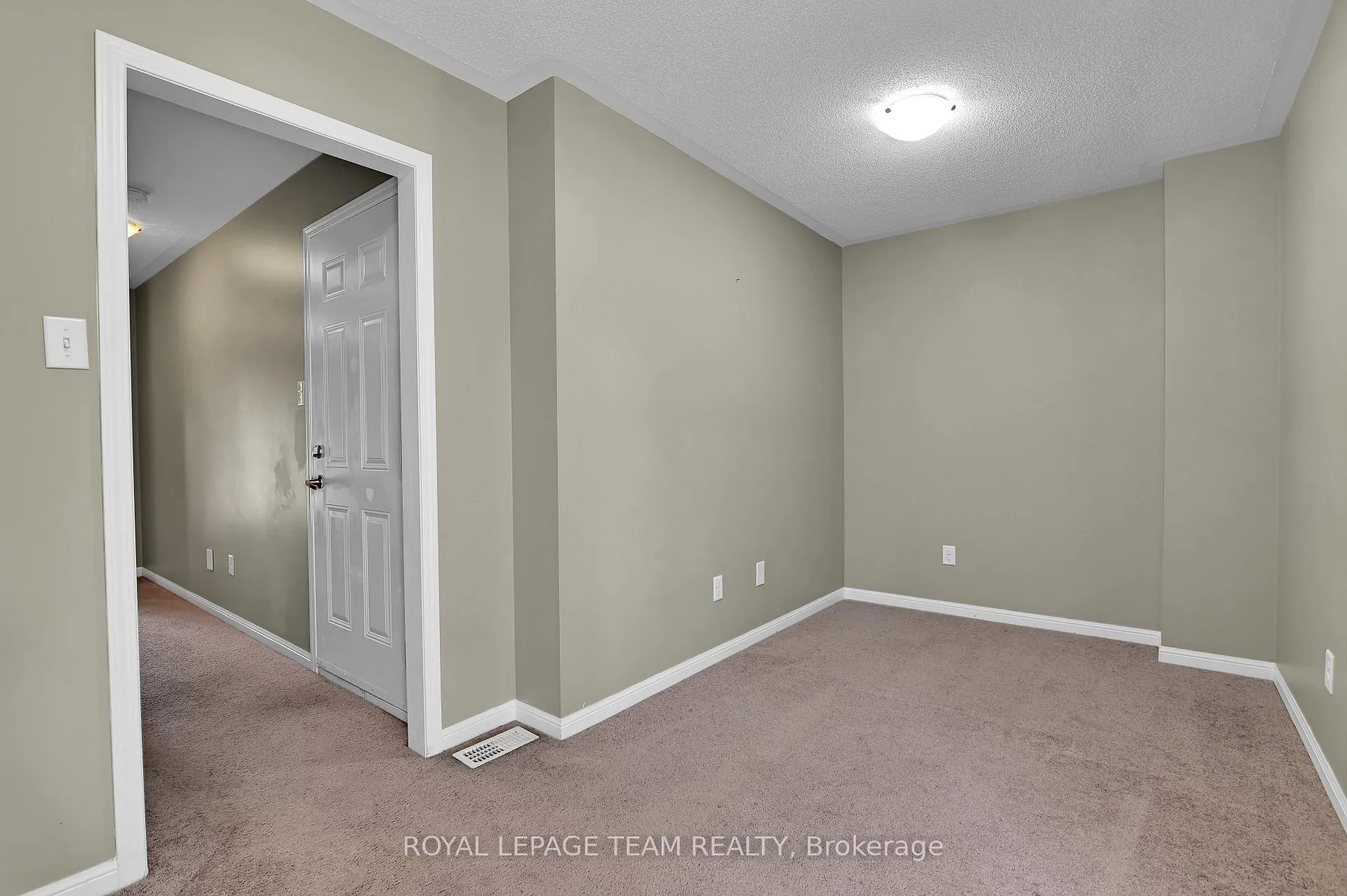 Photo 7 of 774 Sanibel Private, Ottawa, Westcliffe Estates — HOMEH