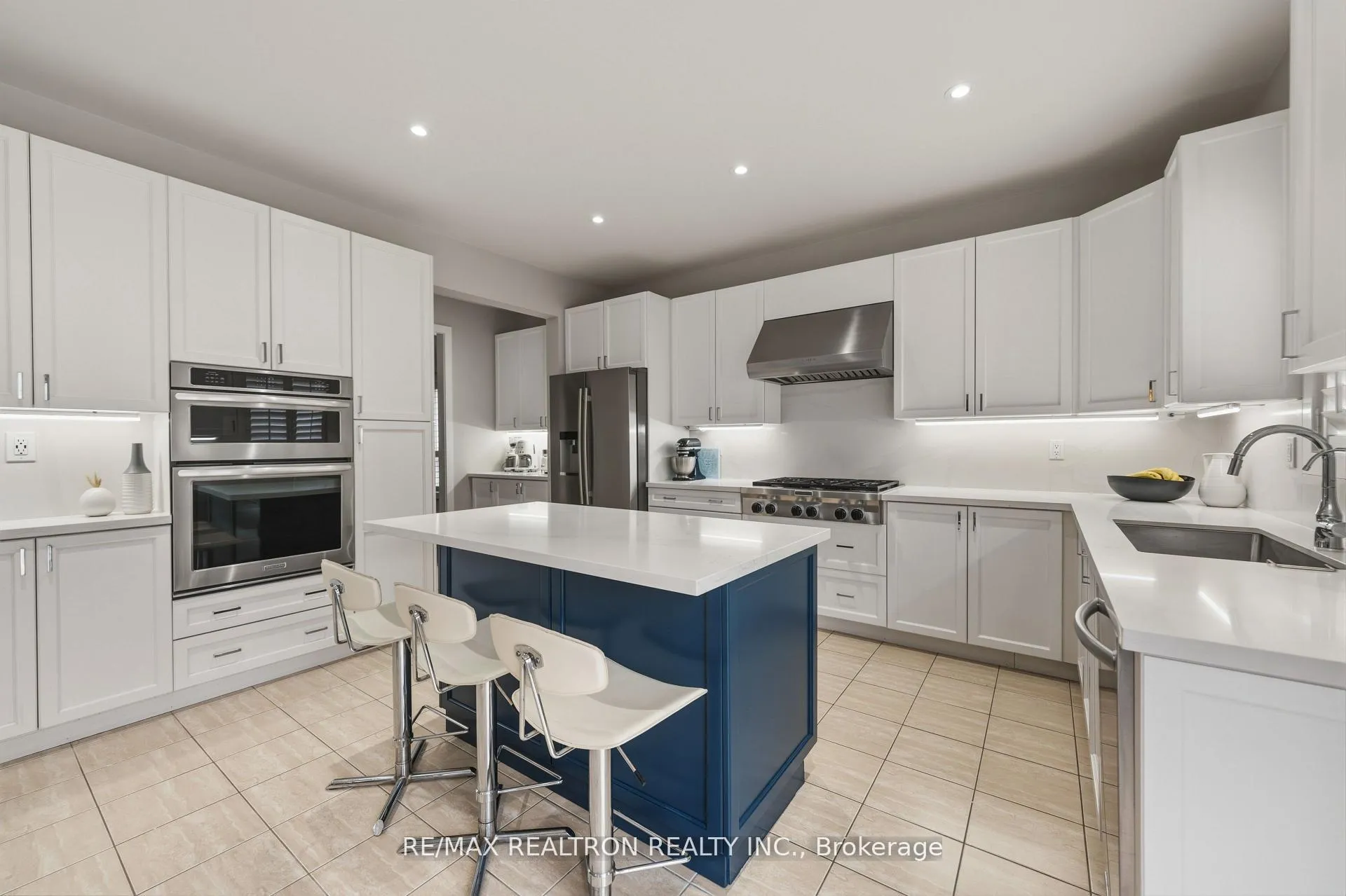 Photo 10 of 1747 Goldsmith Drive, Oshawa, Taunton — HOMEH