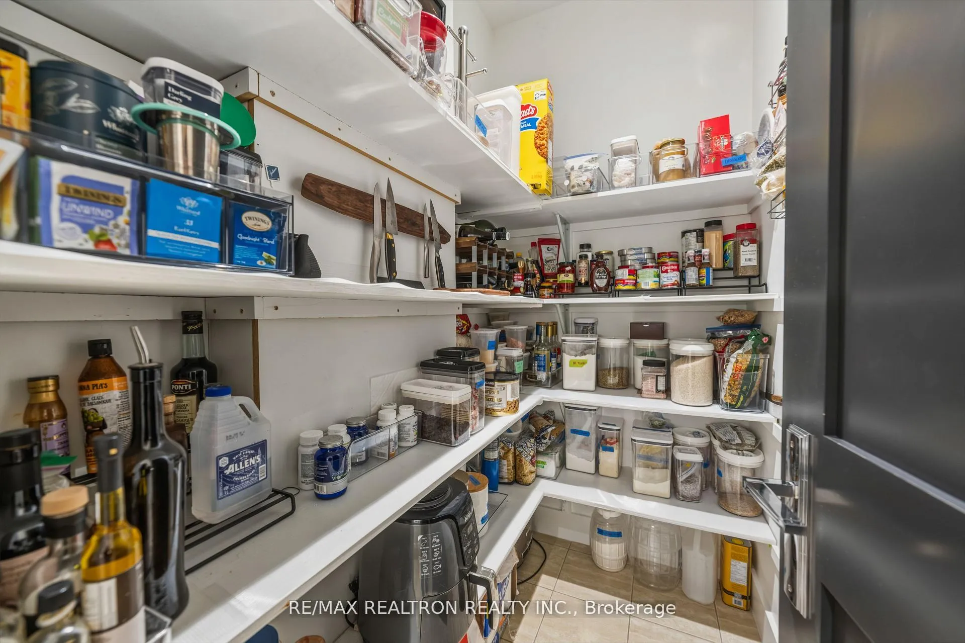 Photo 14 of 1747 Goldsmith Drive, Oshawa, Taunton — HOMEH