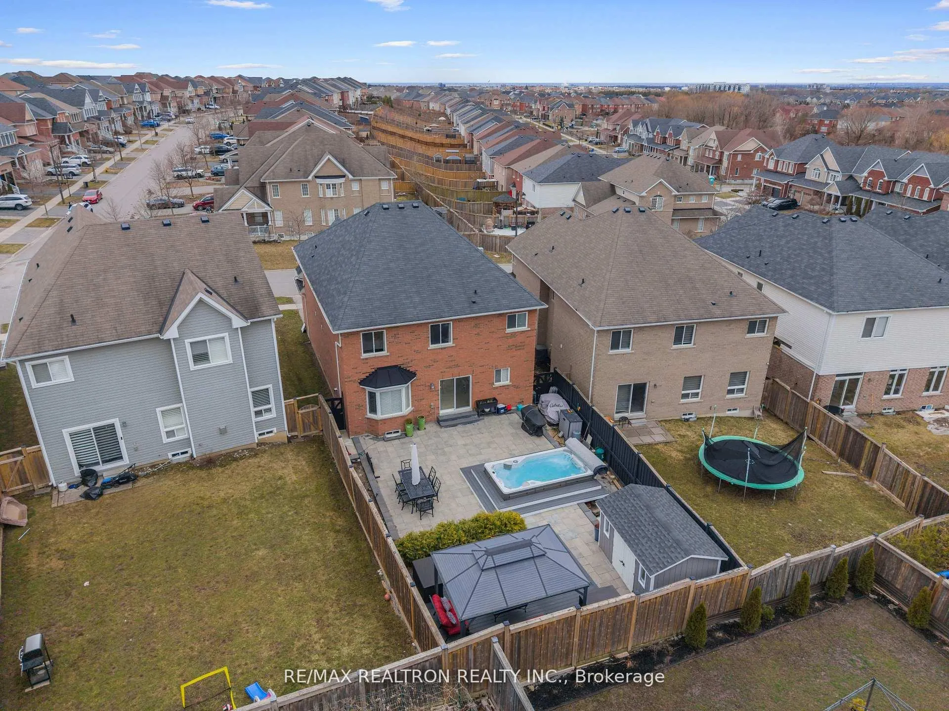 Photo 40 of 1747 Goldsmith Drive, Oshawa, Taunton — HOMEH