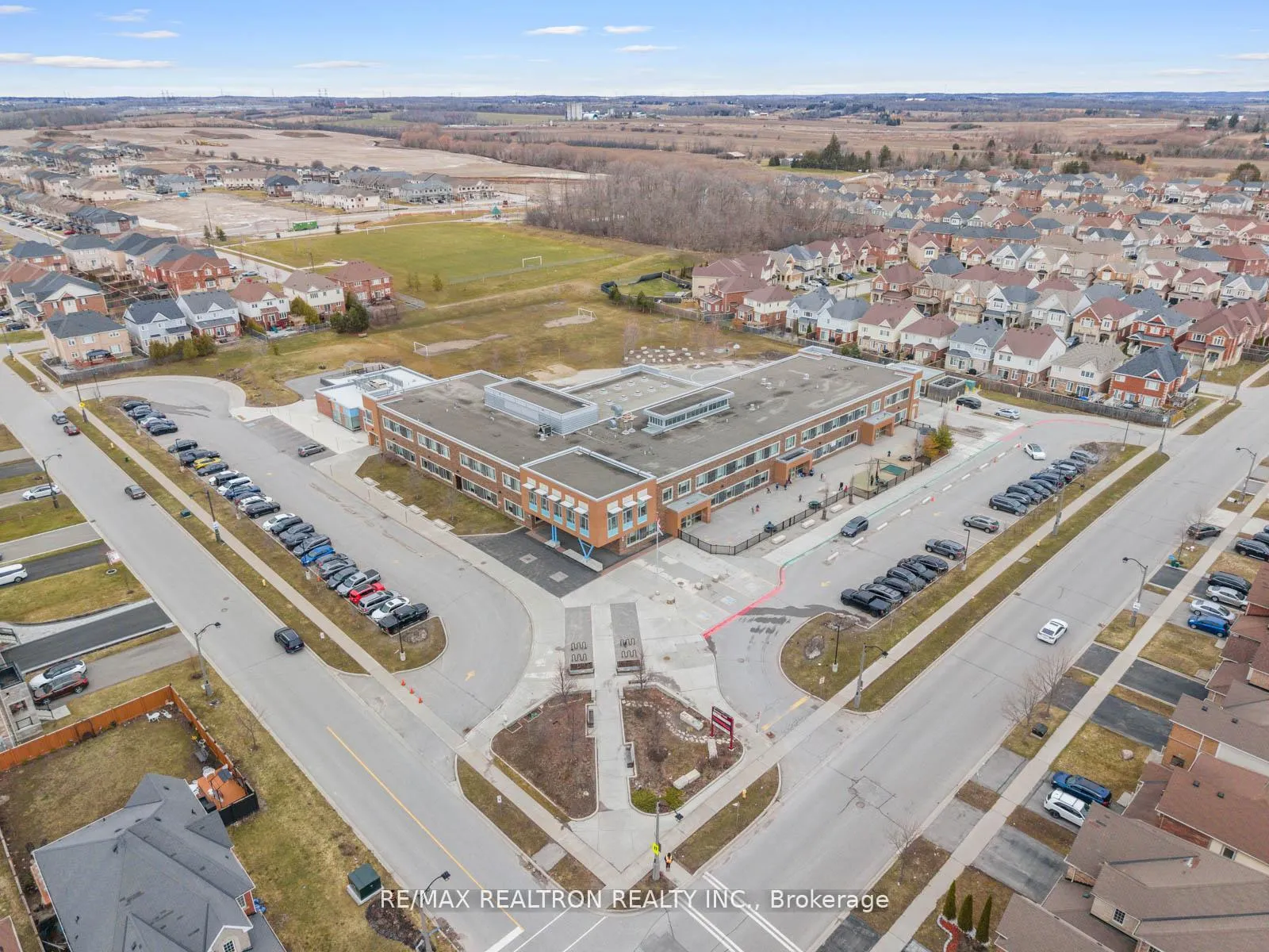 Photo 45 of 1747 Goldsmith Drive, Oshawa, Taunton — HOMEH
