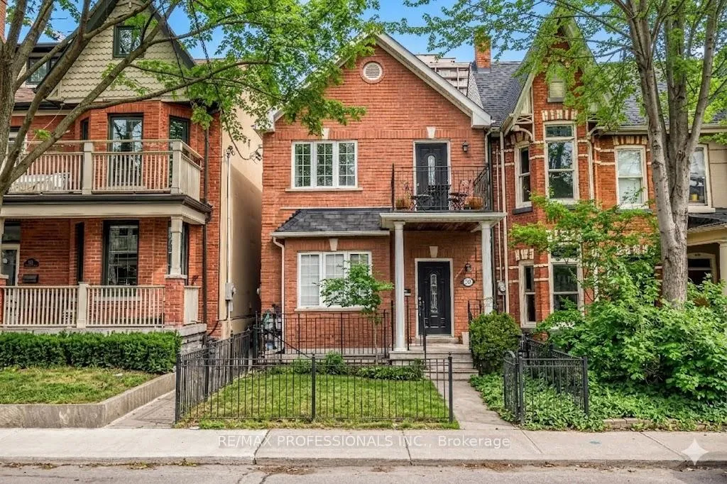 Front of 213 Major Street