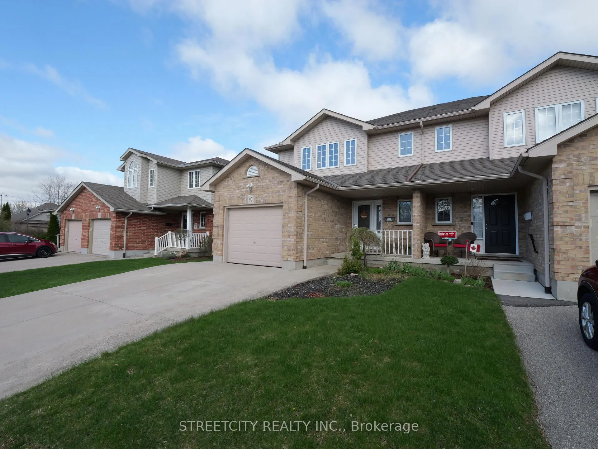 Photo 9 of 97 Gregory Crescent, Stratford — HOMEH