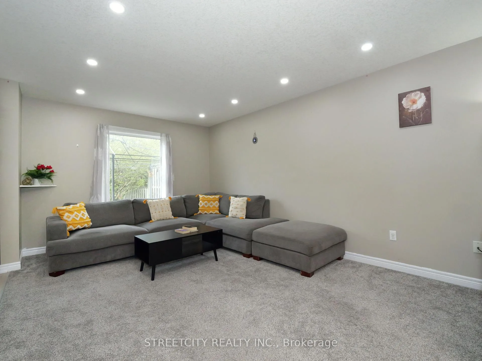 Photo 19 of 97 Gregory Crescent, Stratford — HOMEH