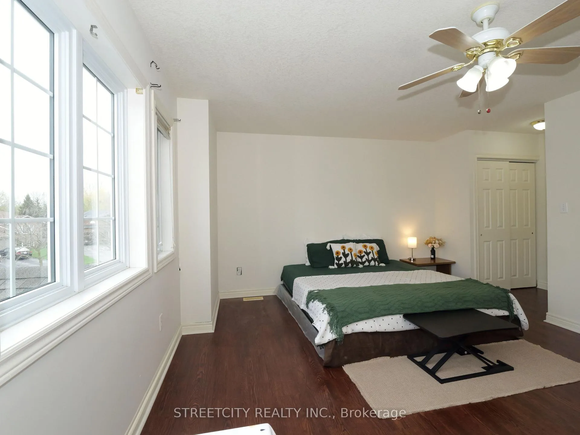 Photo 23 of 97 Gregory Crescent, Stratford — HOMEH