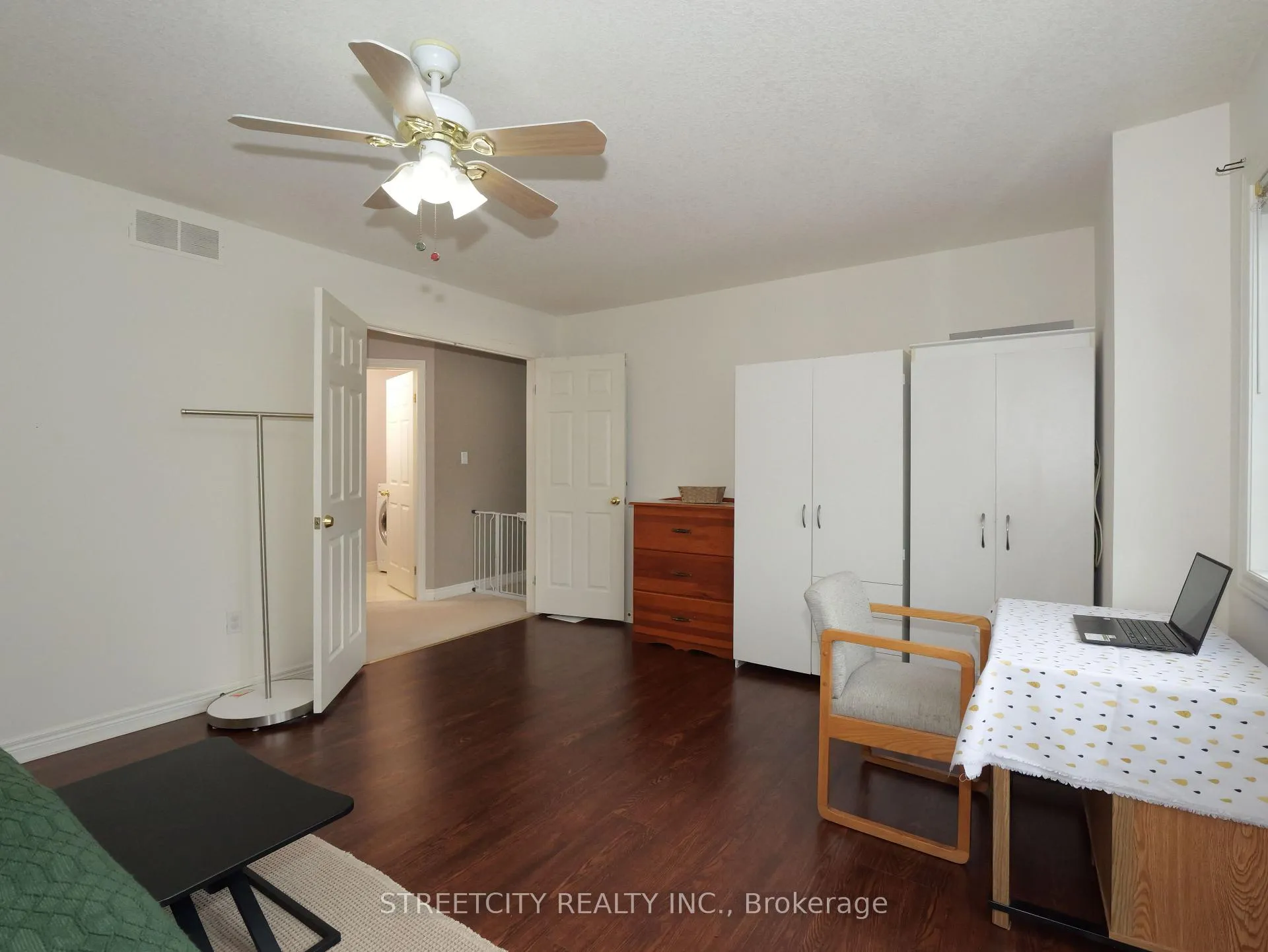 Photo 25 of 97 Gregory Crescent, Stratford — HOMEH