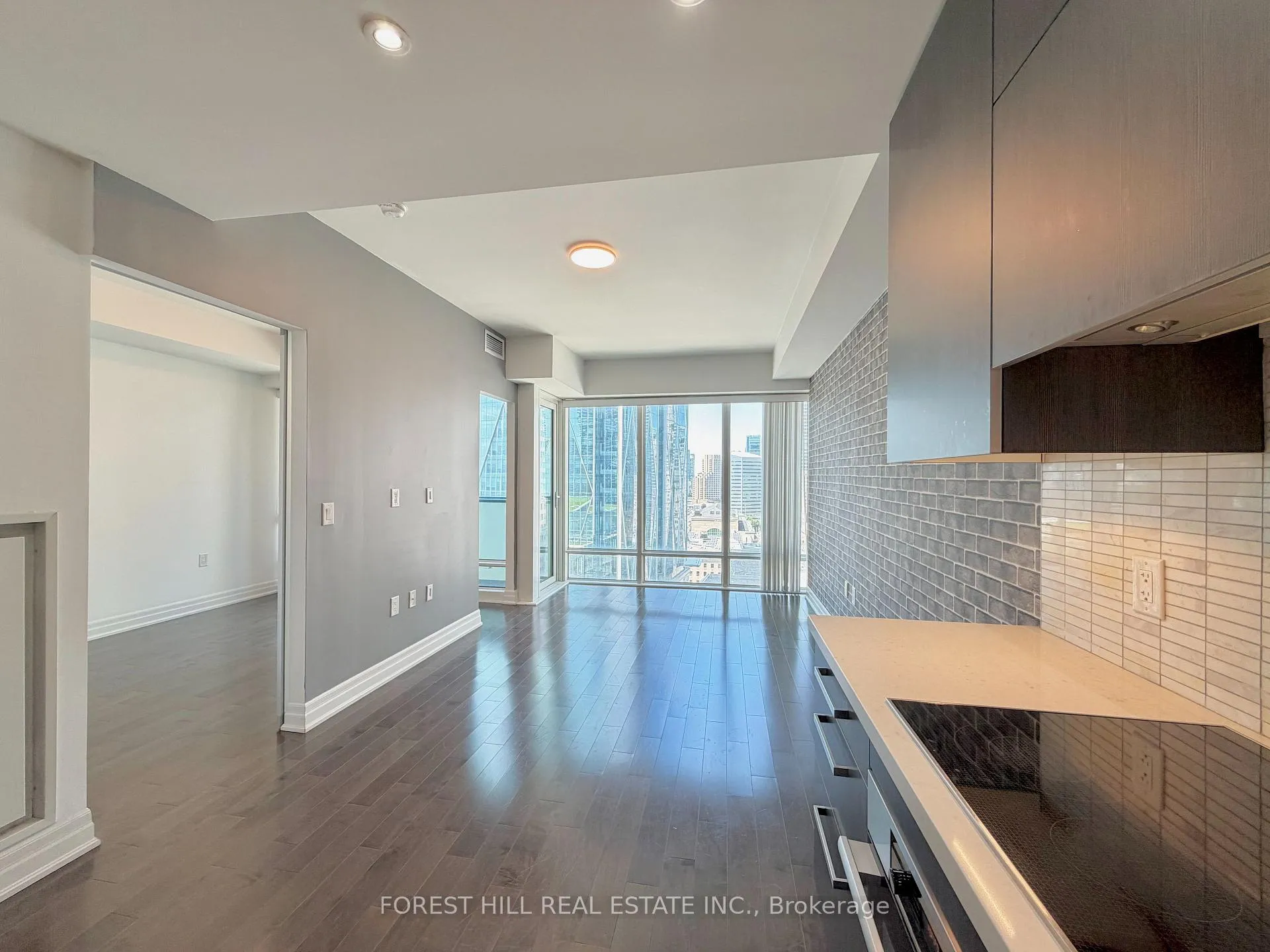 Photo 6 of Unit 1804, 8 The Esplanade, Toronto, Waterfront Communities — HOMEH