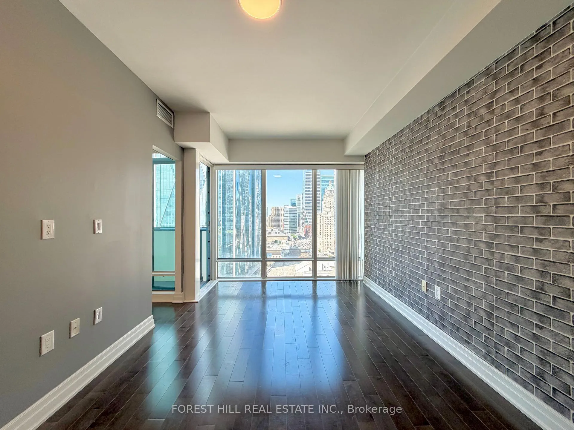Photo 9 of Unit 1804, 8 The Esplanade, Toronto, Waterfront Communities — HOMEH
