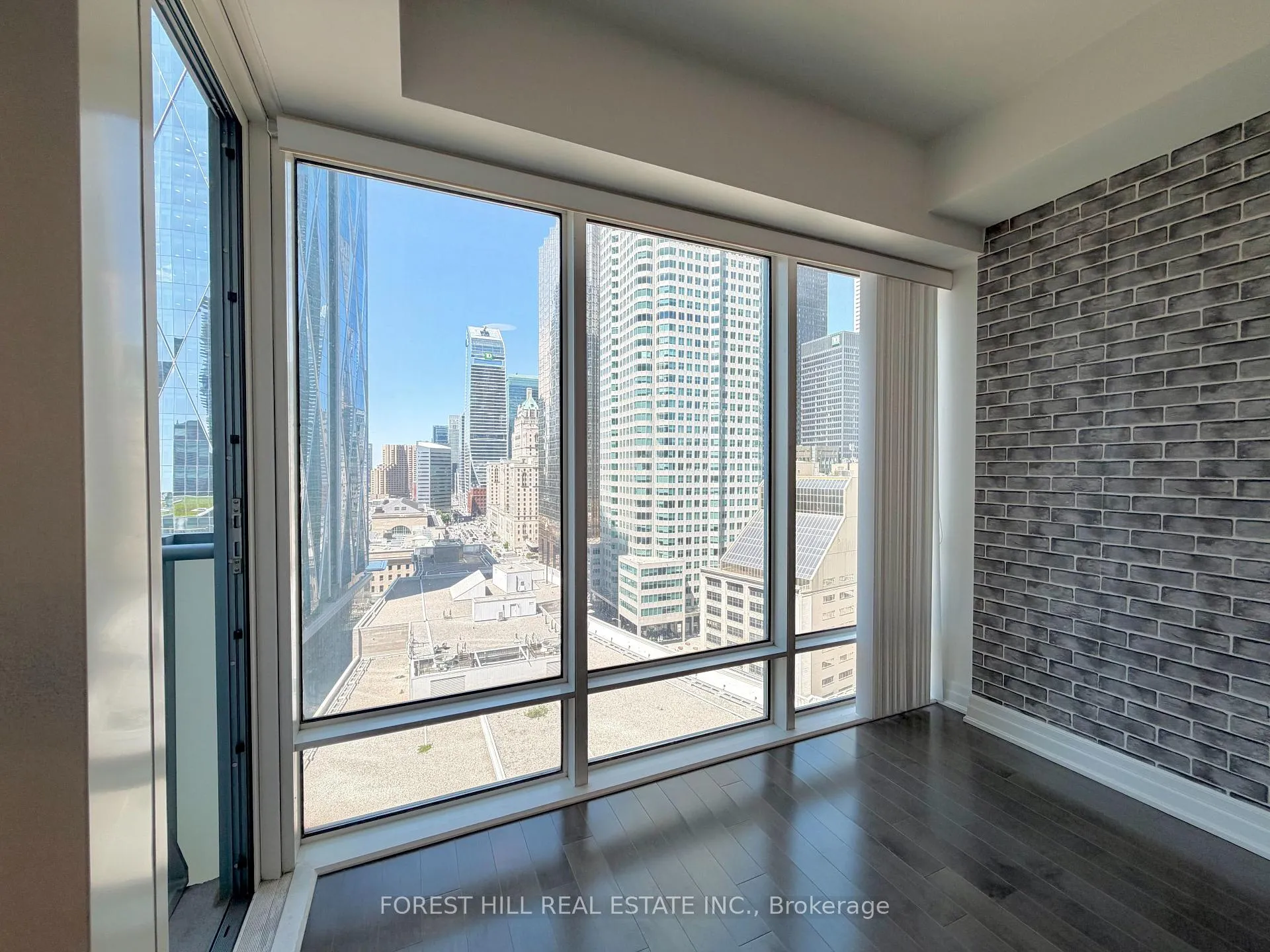 Photo 10 of Unit 1804, 8 The Esplanade, Toronto, Waterfront Communities — HOMEH