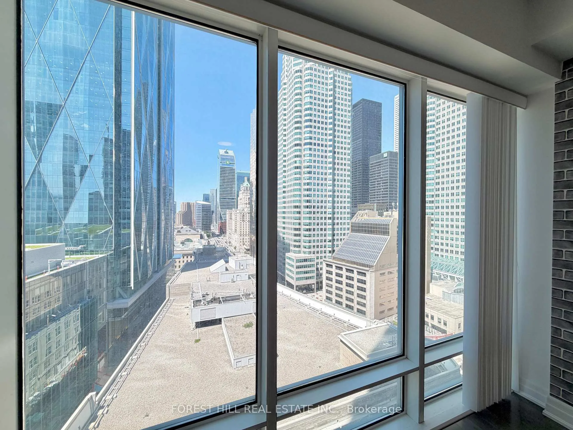 Photo 11 of Unit 1804, 8 The Esplanade, Toronto, Waterfront Communities — HOMEH