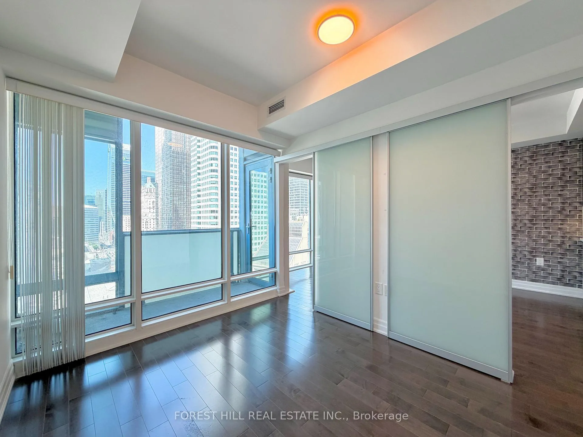 Photo 13 of Unit 1804, 8 The Esplanade, Toronto, Waterfront Communities — HOMEH