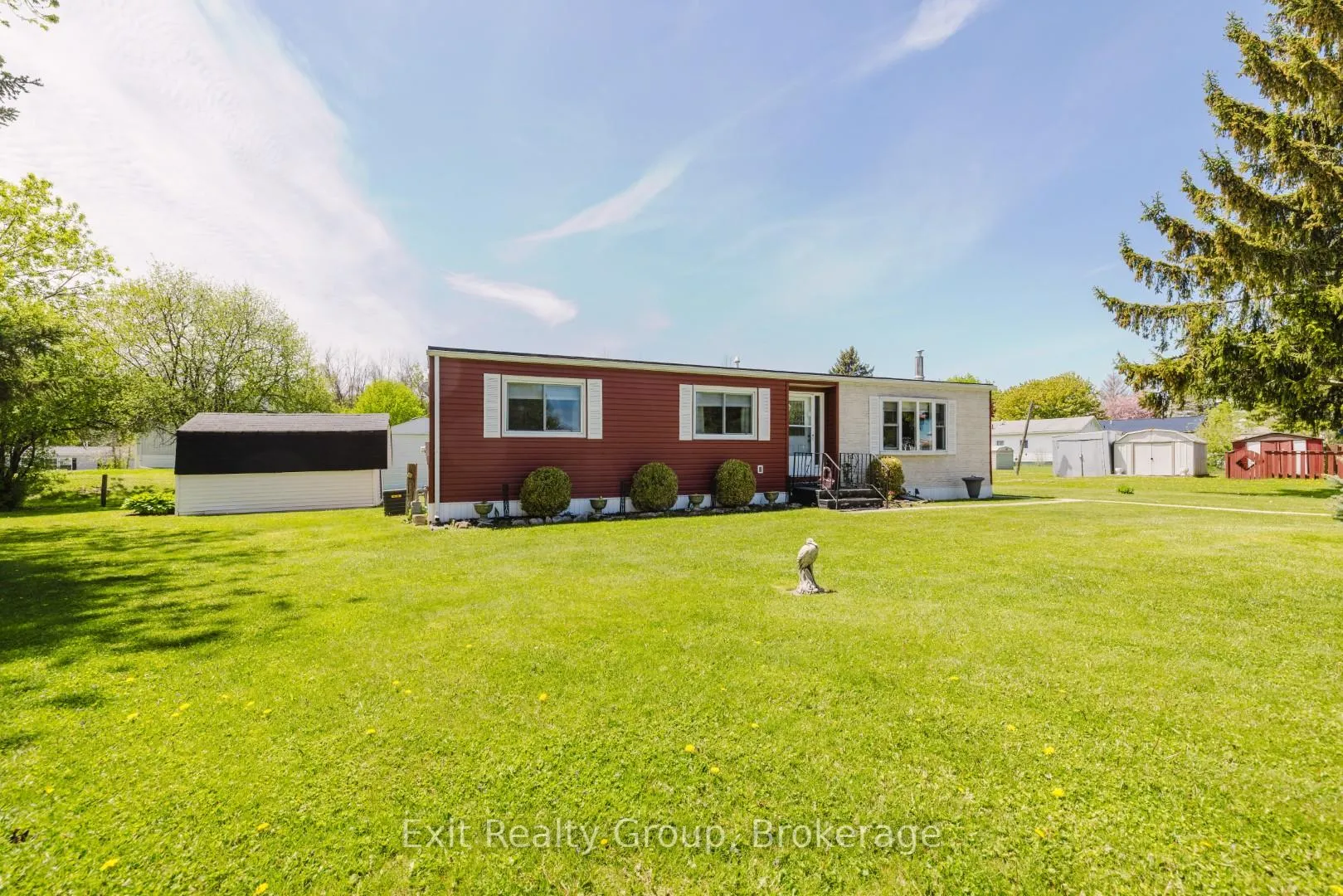 Photo 2 of Unit 172, 63 Whites Road, Quinte West, Sidney Ward — HOMEH