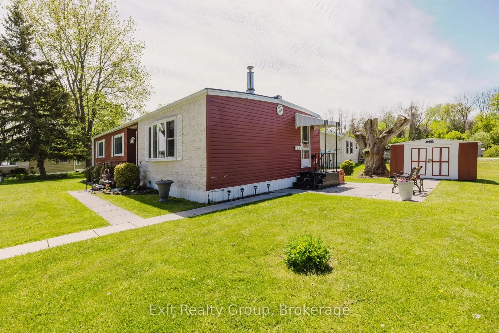 Photo 4 of Unit 172, 63 Whites Road, Quinte West, Sidney Ward — HOMEH