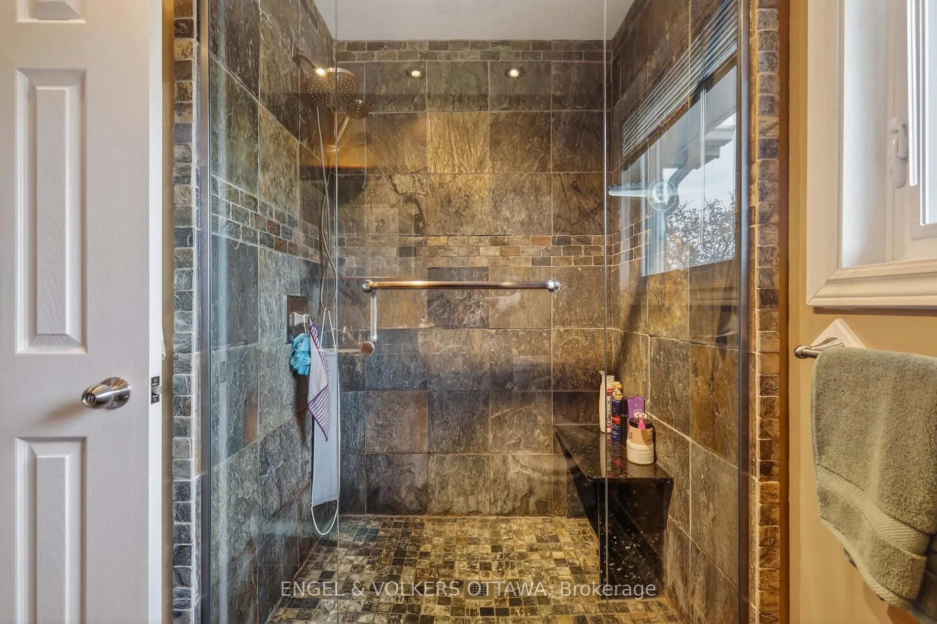 Photo 35 of 425 Tanager Bay, Ottawa, Chatelaine Village — HOMEH