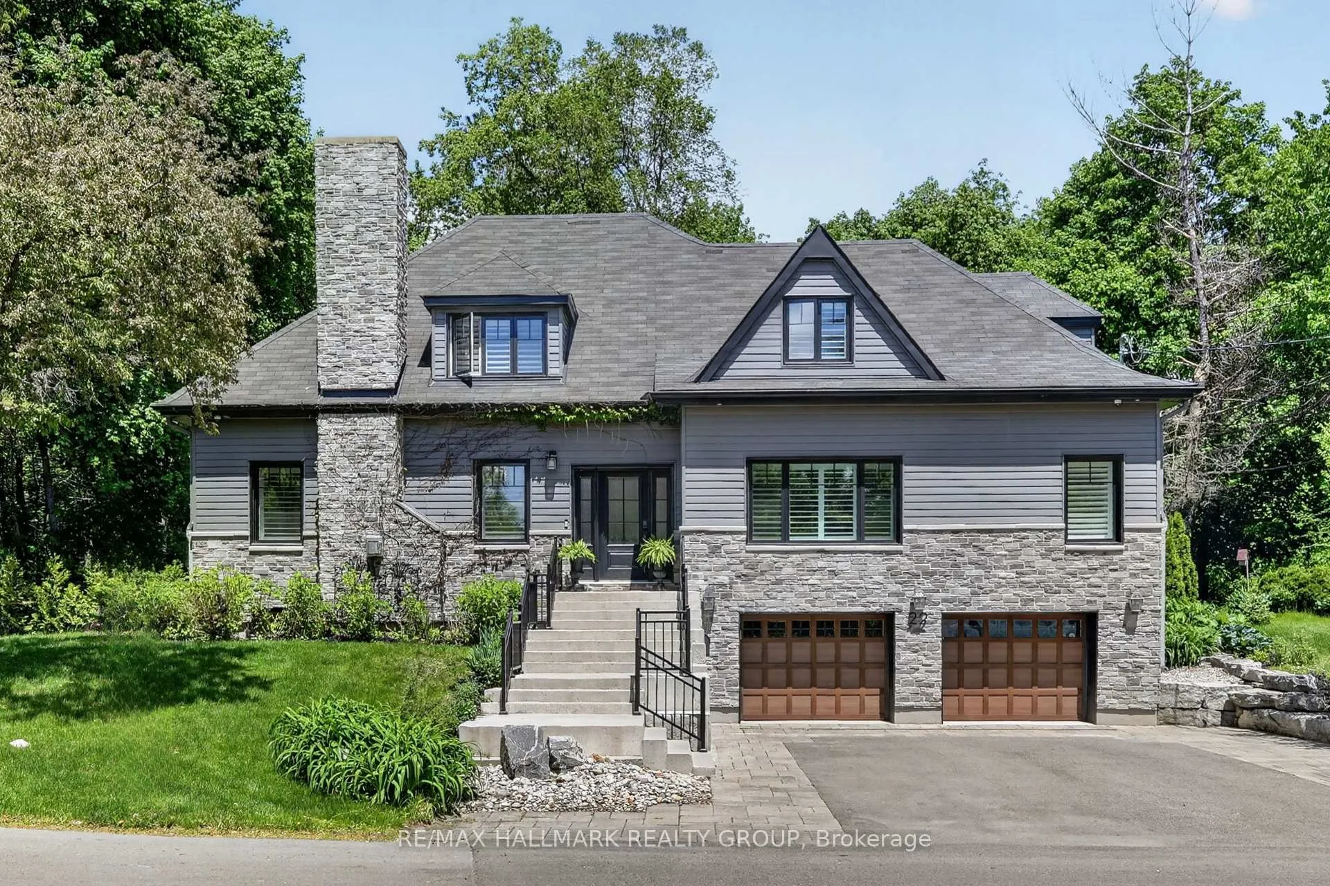 Photo 2 of 22 Cedar Road, Ottawa, Rothwell Heights — HOMEH