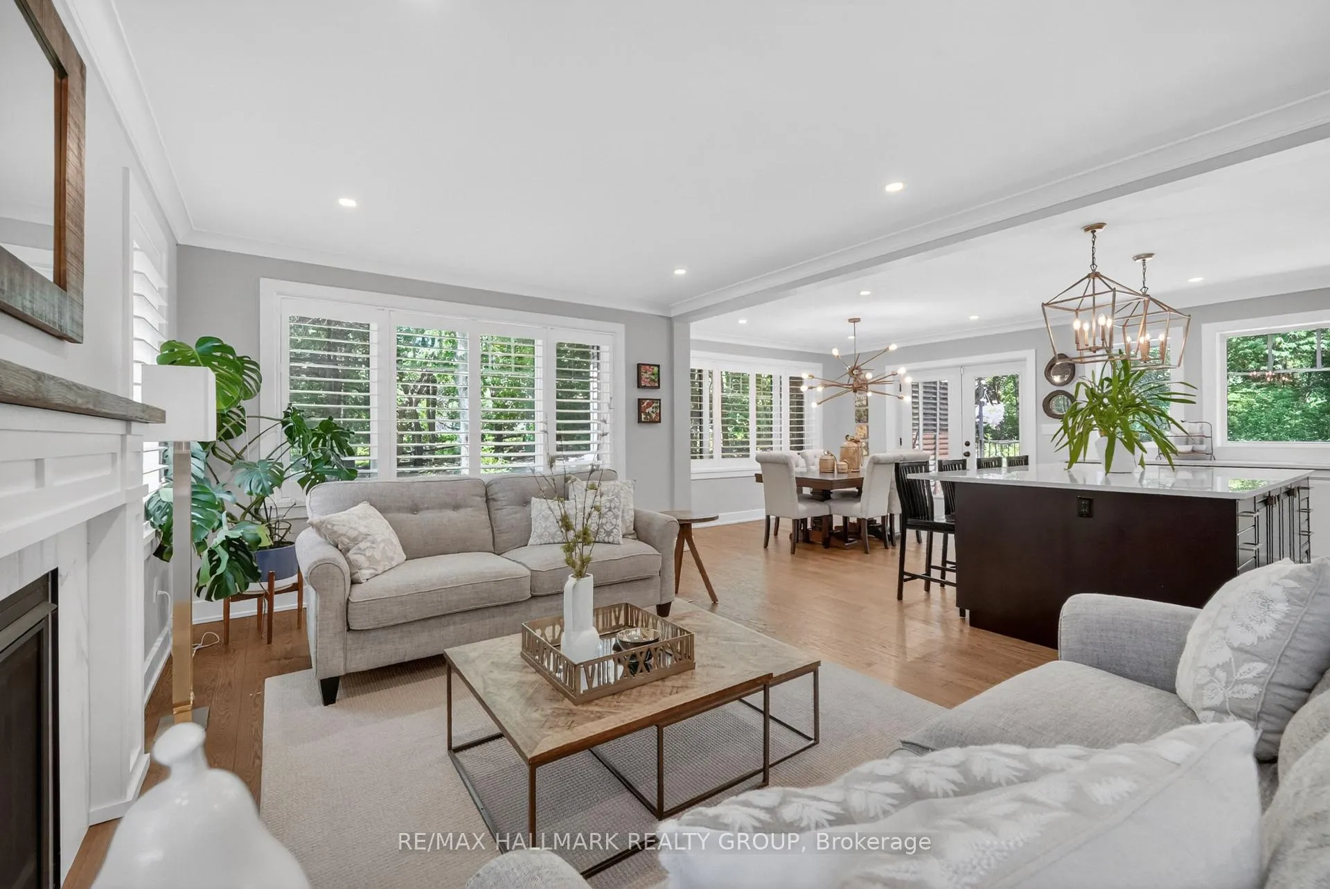 Photo 5 of 22 Cedar Road, Ottawa, Rothwell Heights — HOMEH