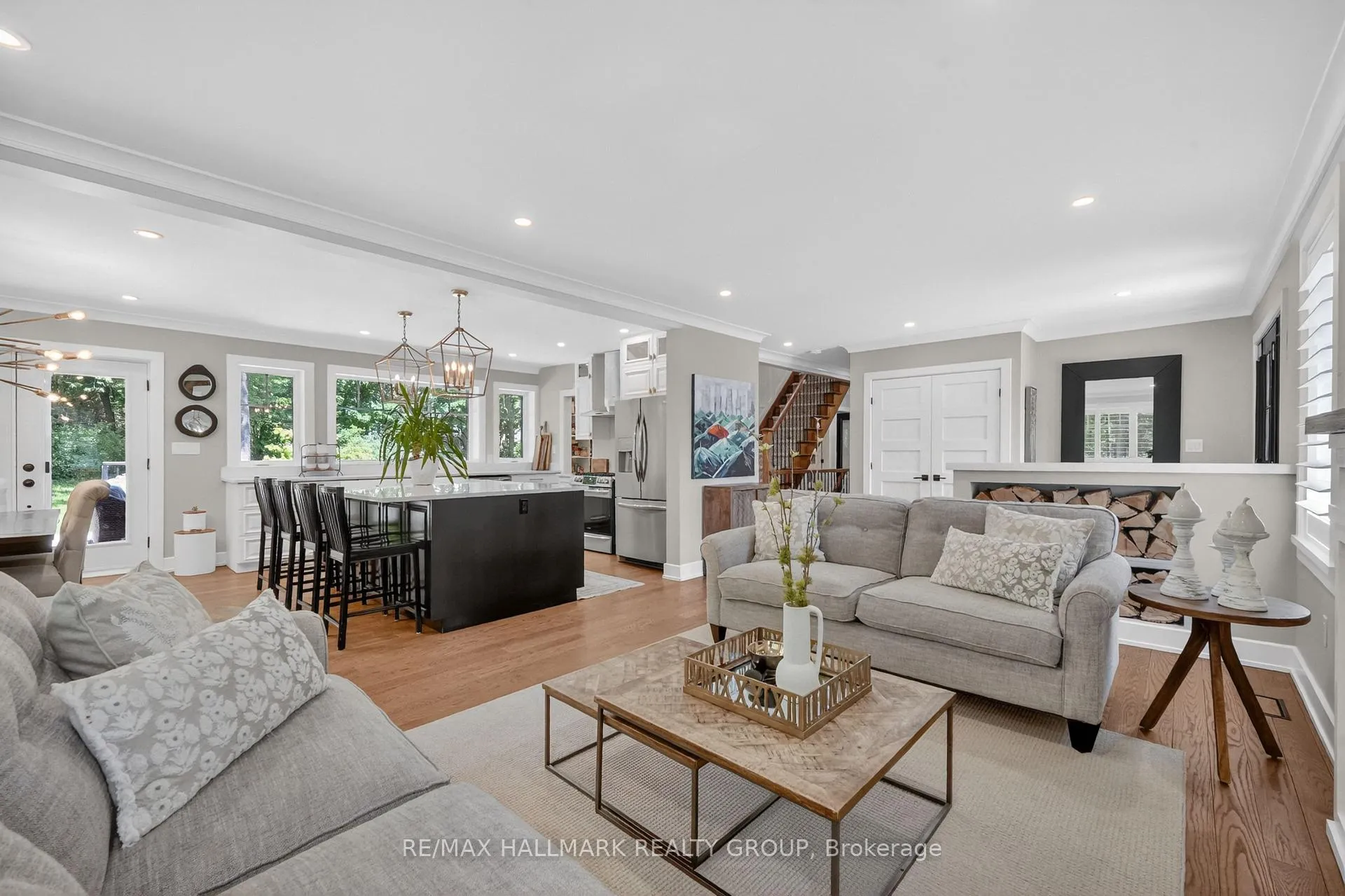 Photo 7 of 22 Cedar Road, Ottawa, Rothwell Heights — HOMEH