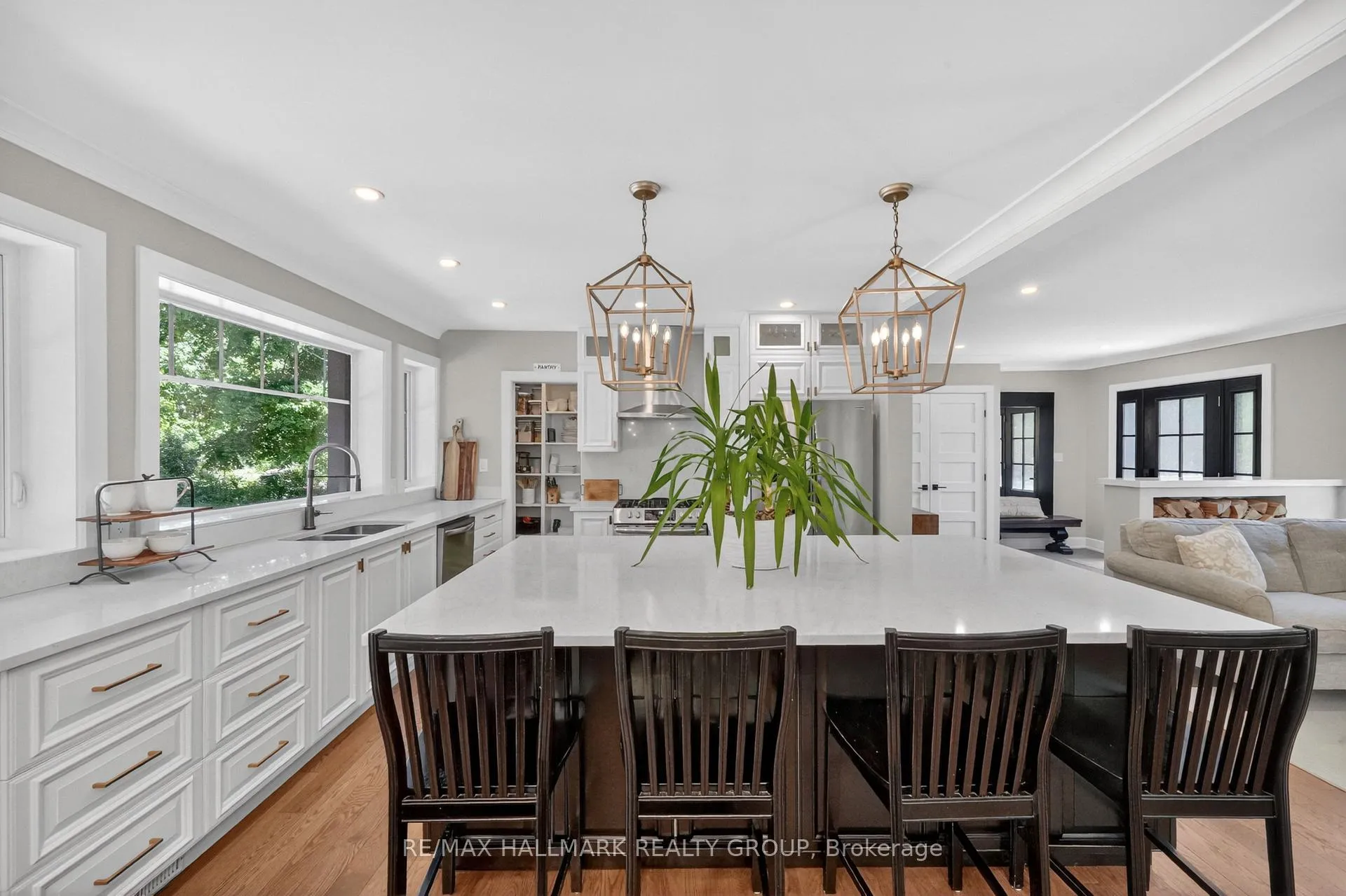 Photo 9 of 22 Cedar Road, Ottawa, Rothwell Heights — HOMEH