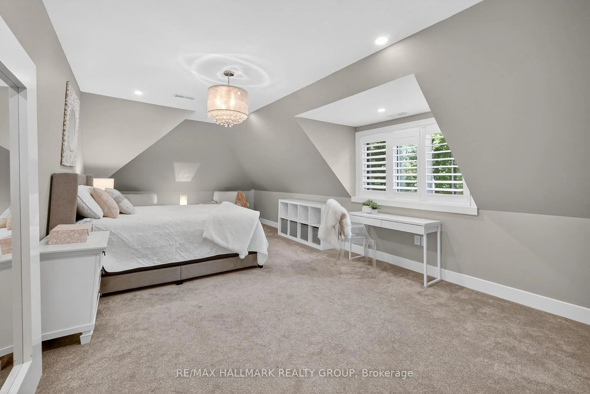 Photo 28 of 22 Cedar Road, Ottawa, Rothwell Heights — HOMEH