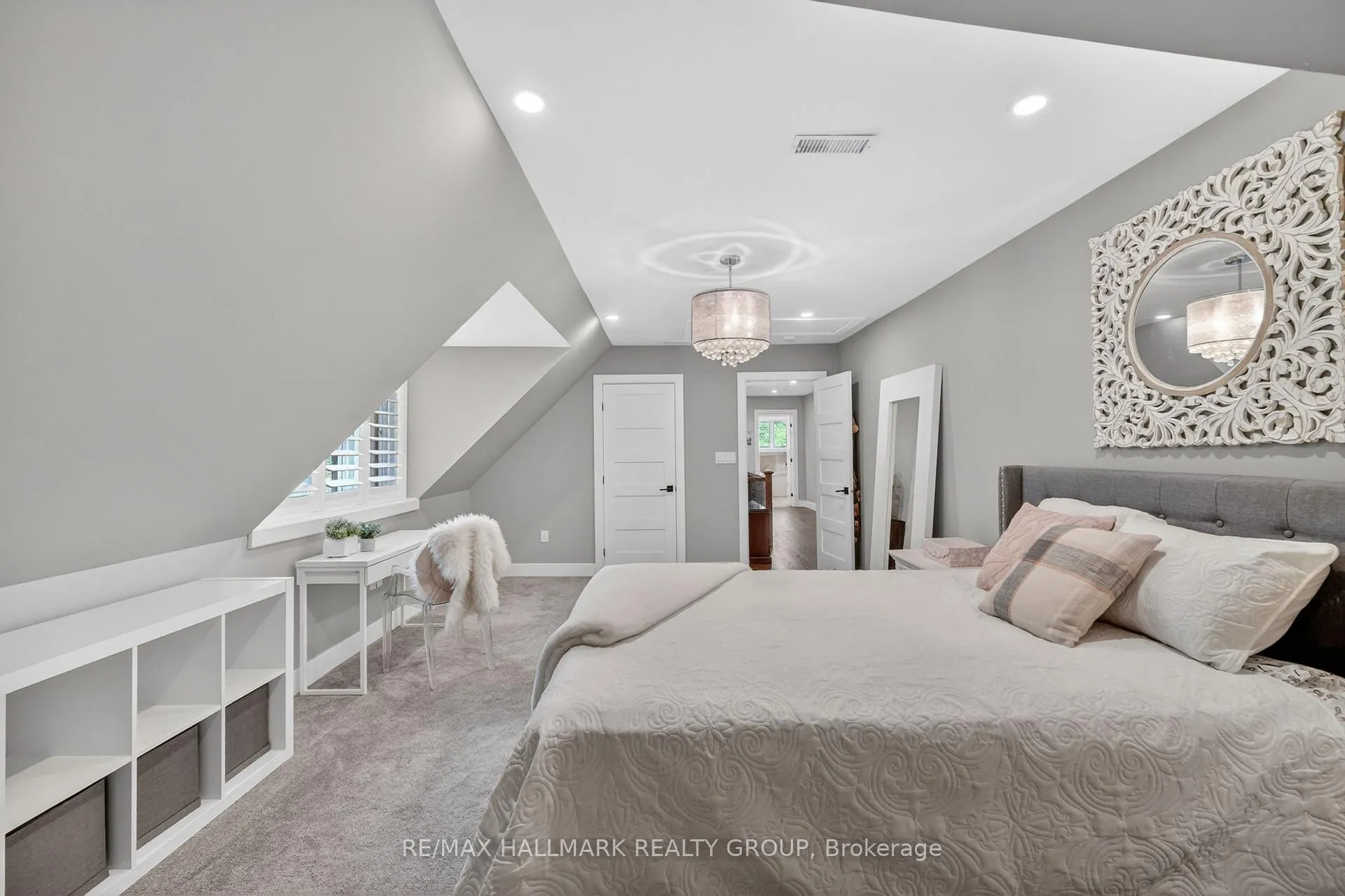 Photo 29 of 22 Cedar Road, Ottawa, Rothwell Heights — HOMEH