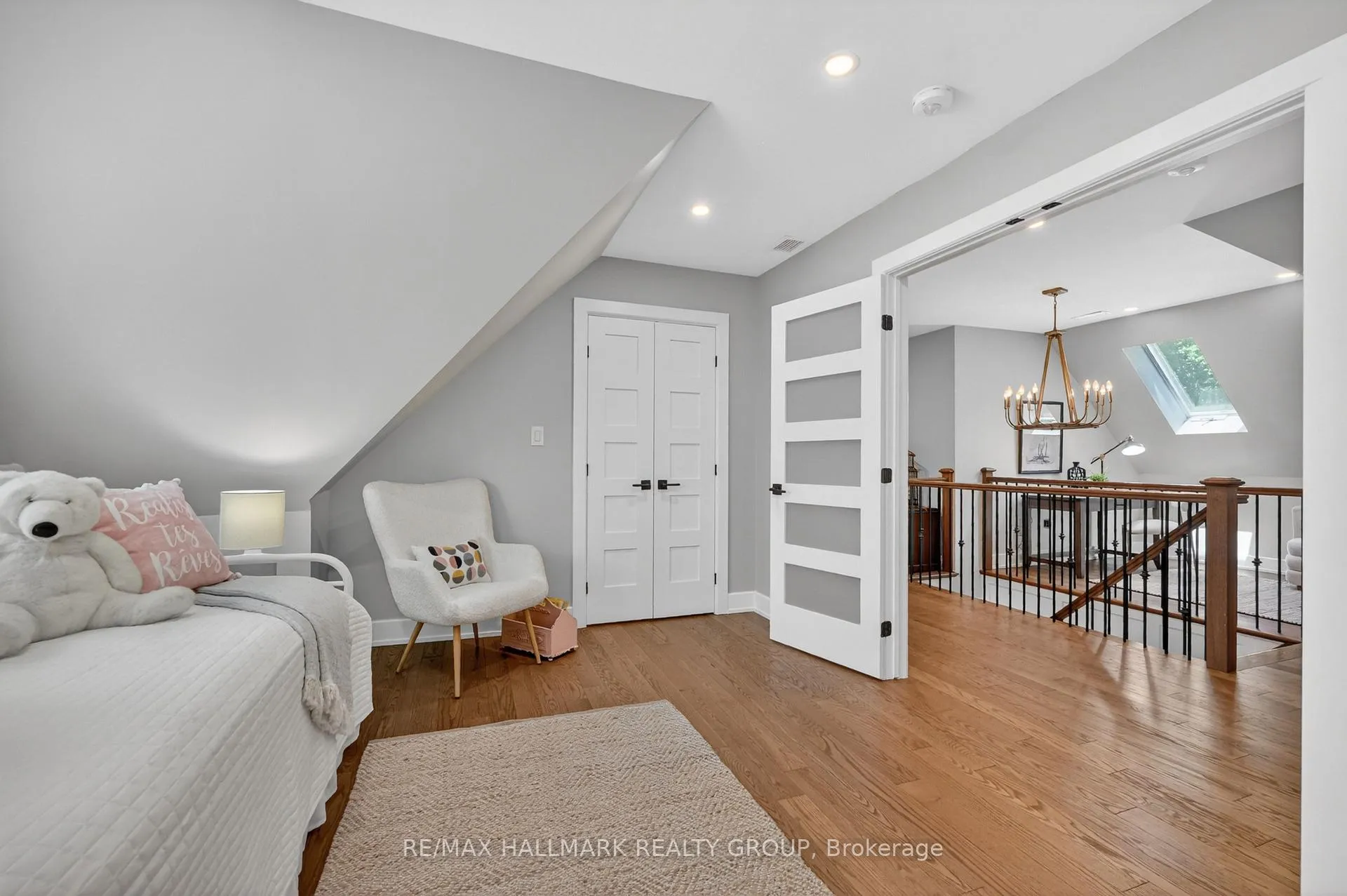 Photo 33 of 22 Cedar Road, Ottawa, Rothwell Heights — HOMEH