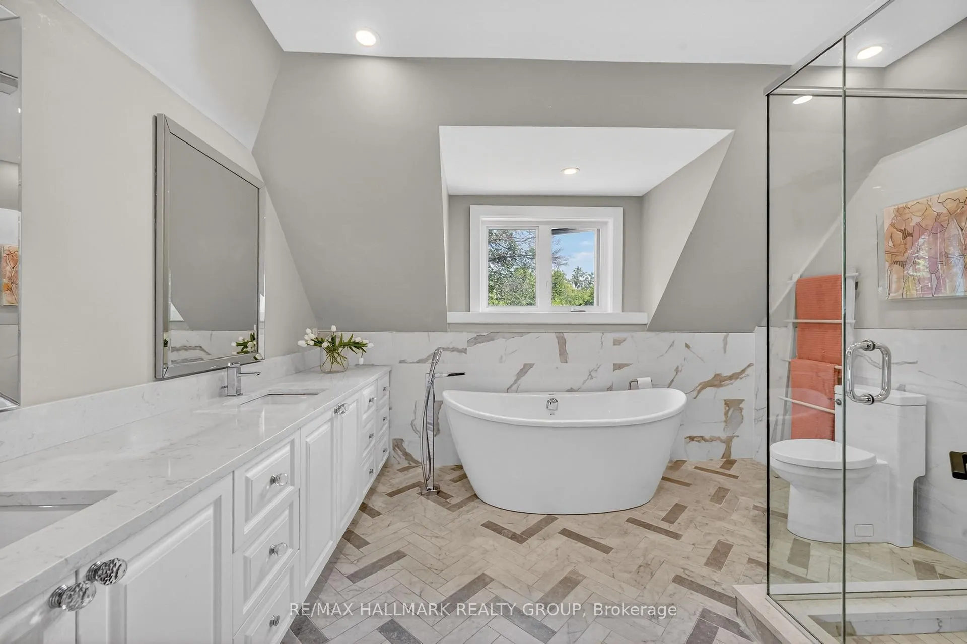 Photo 34 of 22 Cedar Road, Ottawa, Rothwell Heights — HOMEH