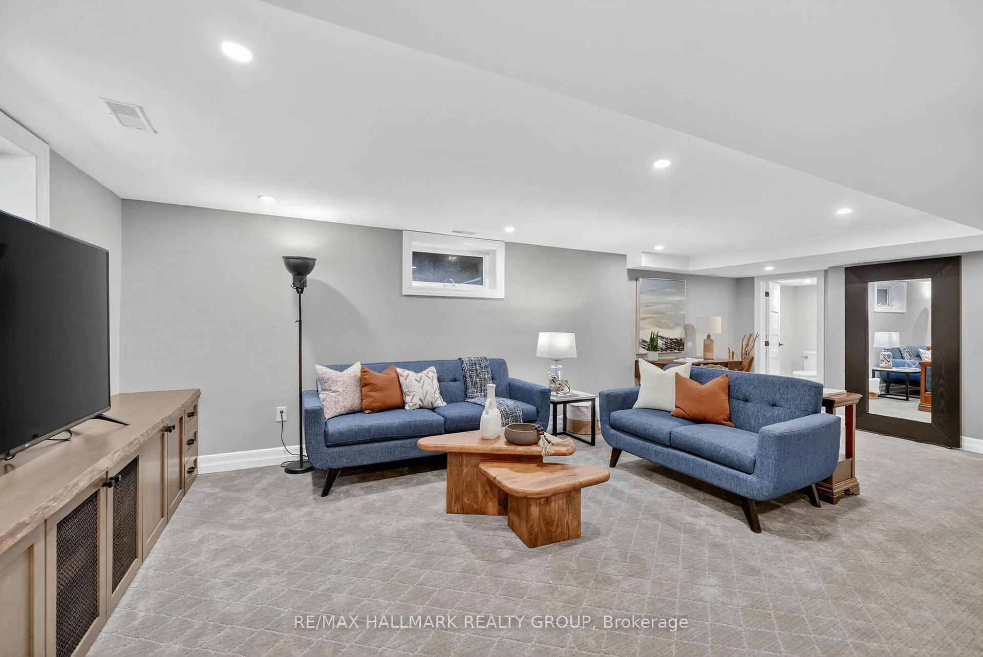 Photo 37 of 22 Cedar Road, Ottawa, Rothwell Heights — HOMEH