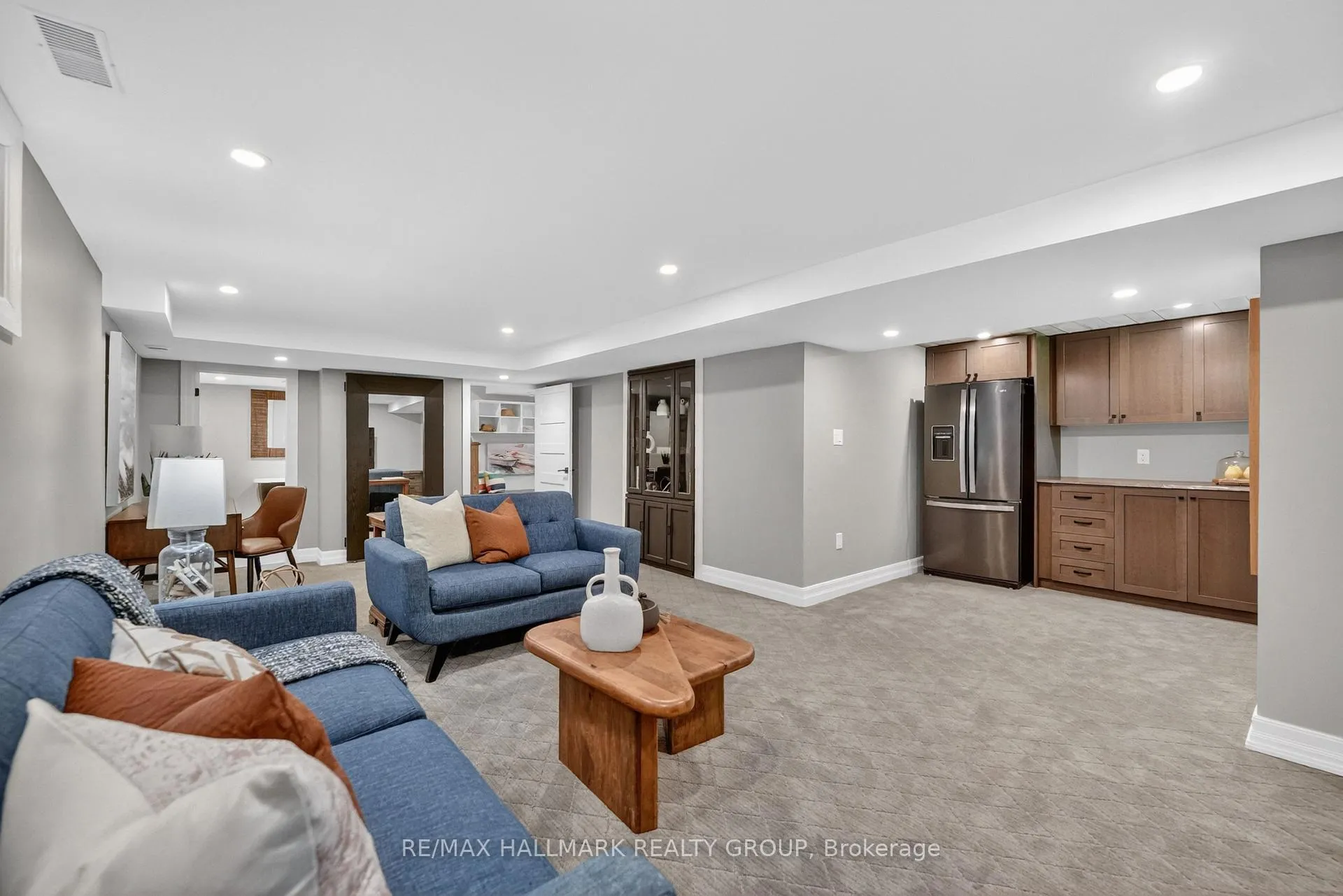 Photo 38 of 22 Cedar Road, Ottawa, Rothwell Heights — HOMEH