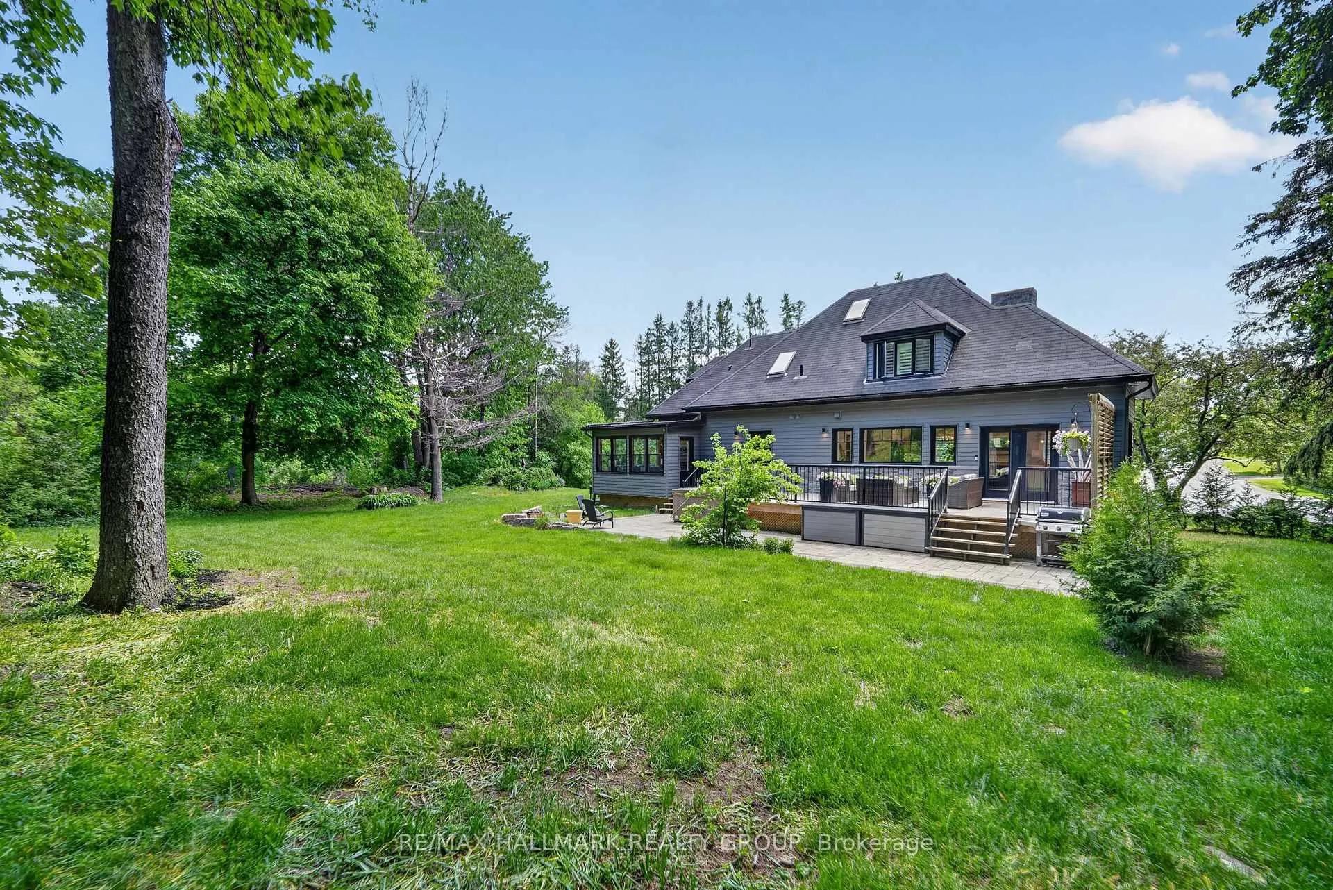 Photo 43 of 22 Cedar Road, Ottawa, Rothwell Heights — HOMEH