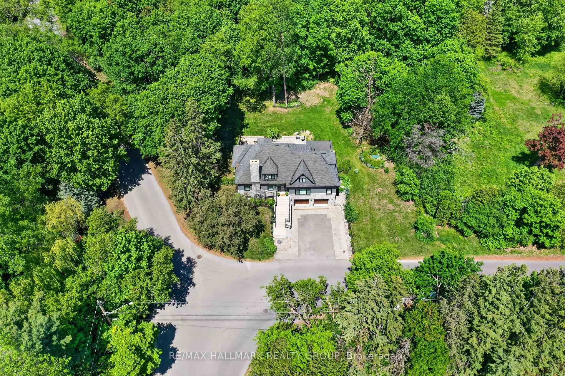Photo 45 of 22 Cedar Road, Ottawa, Rothwell Heights — HOMEH