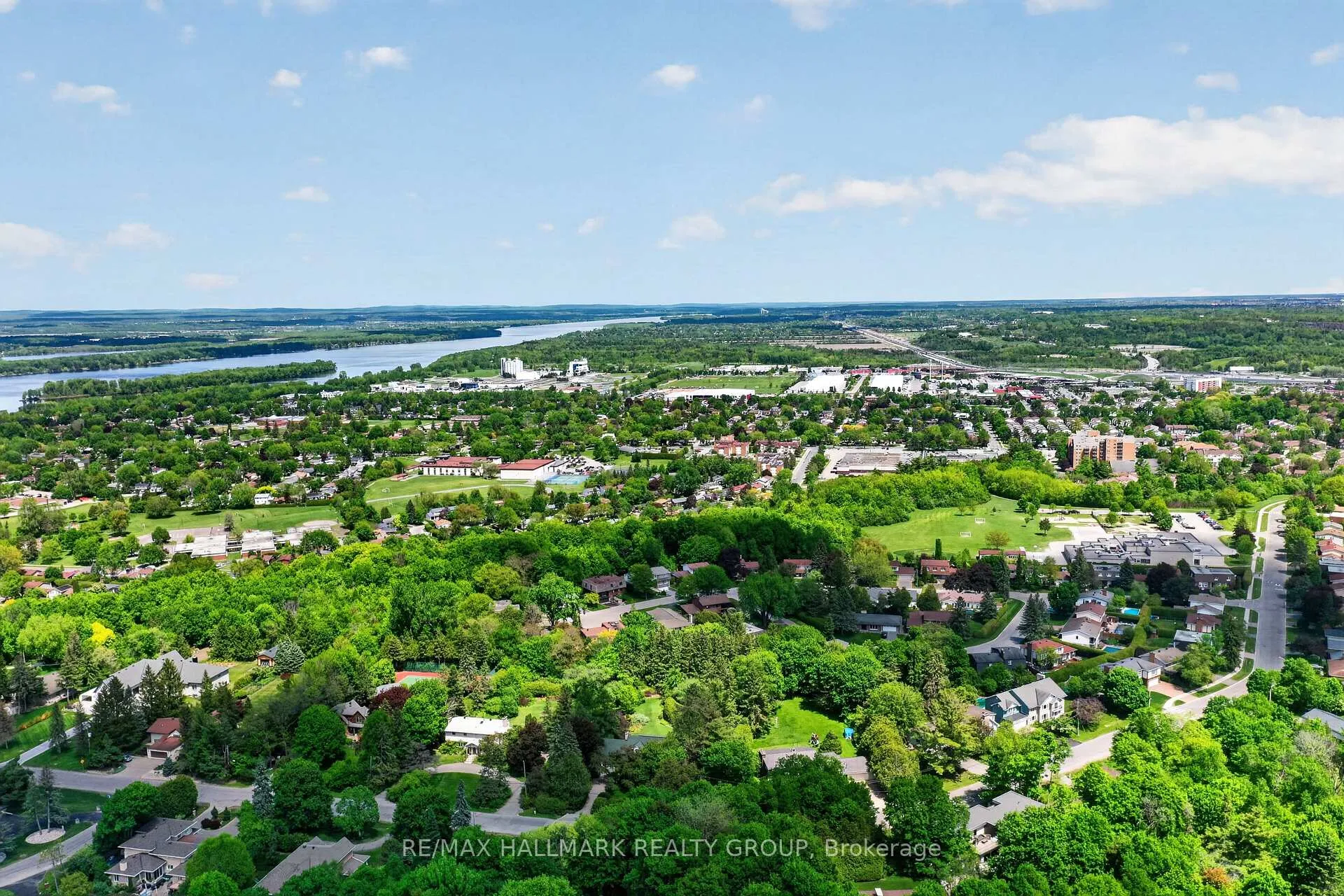 Photo 48 of 22 Cedar Road, Ottawa, Rothwell Heights — HOMEH