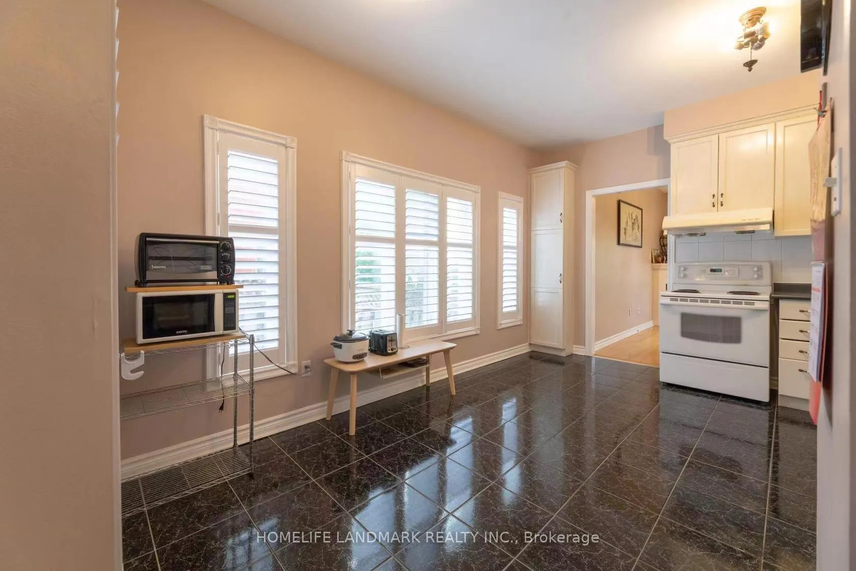 Photo 3 of 117 Macon Place, Markham, Milliken Mills West — HOMEH