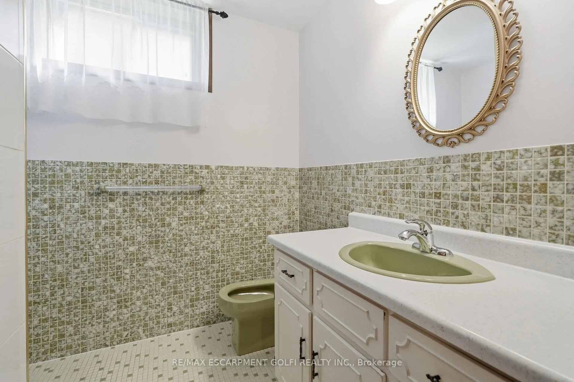 Photo 38 of 64 Eastbury Drive, Hamilton, Stoney Creek — HOMEH