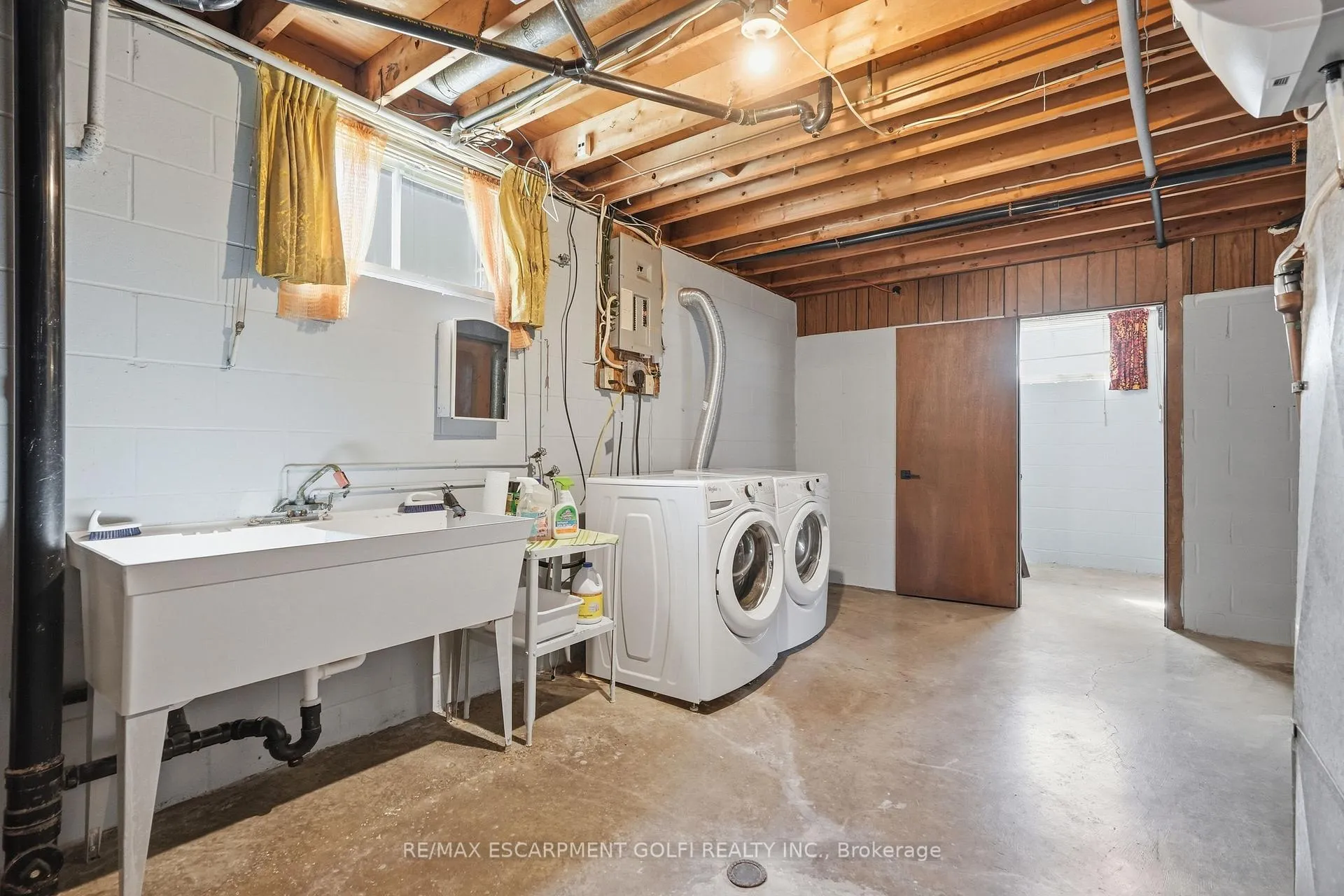 Photo 41 of 64 Eastbury Drive, Hamilton, Stoney Creek — HOMEH