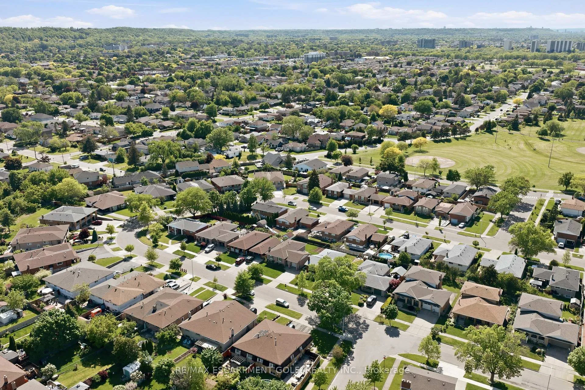 Photo 48 of 64 Eastbury Drive, Hamilton, Stoney Creek — HOMEH