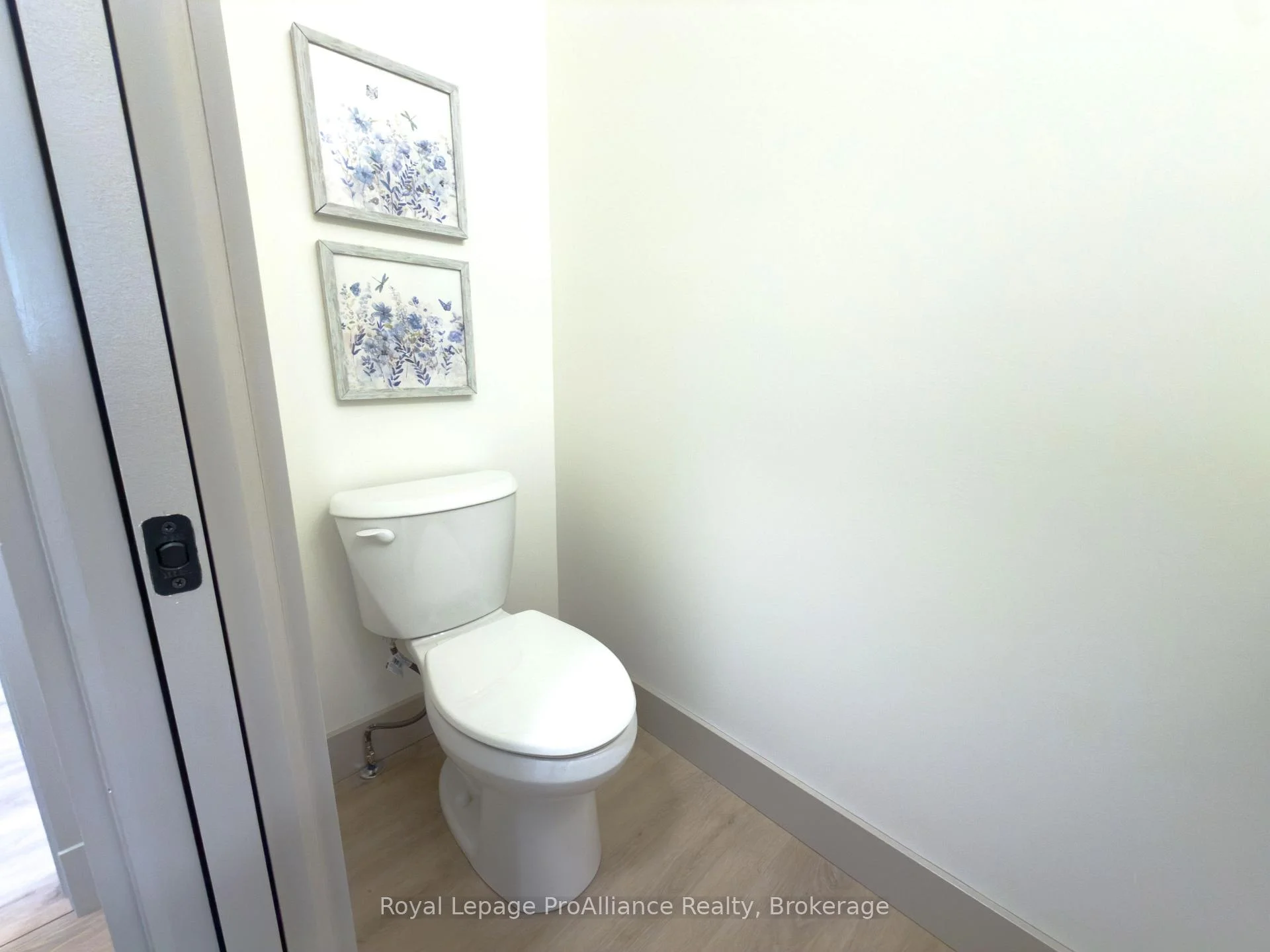 Photo 17 of 15 Willowbrook Street, Markham, Aileen-Willowbrook — HOMEH
