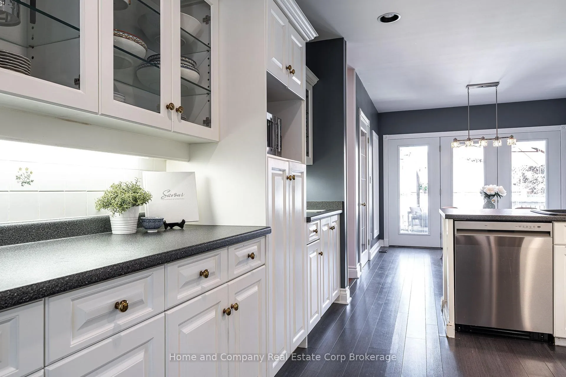 Photo 3 of 276 Woods Street, Stratford — HOMEH