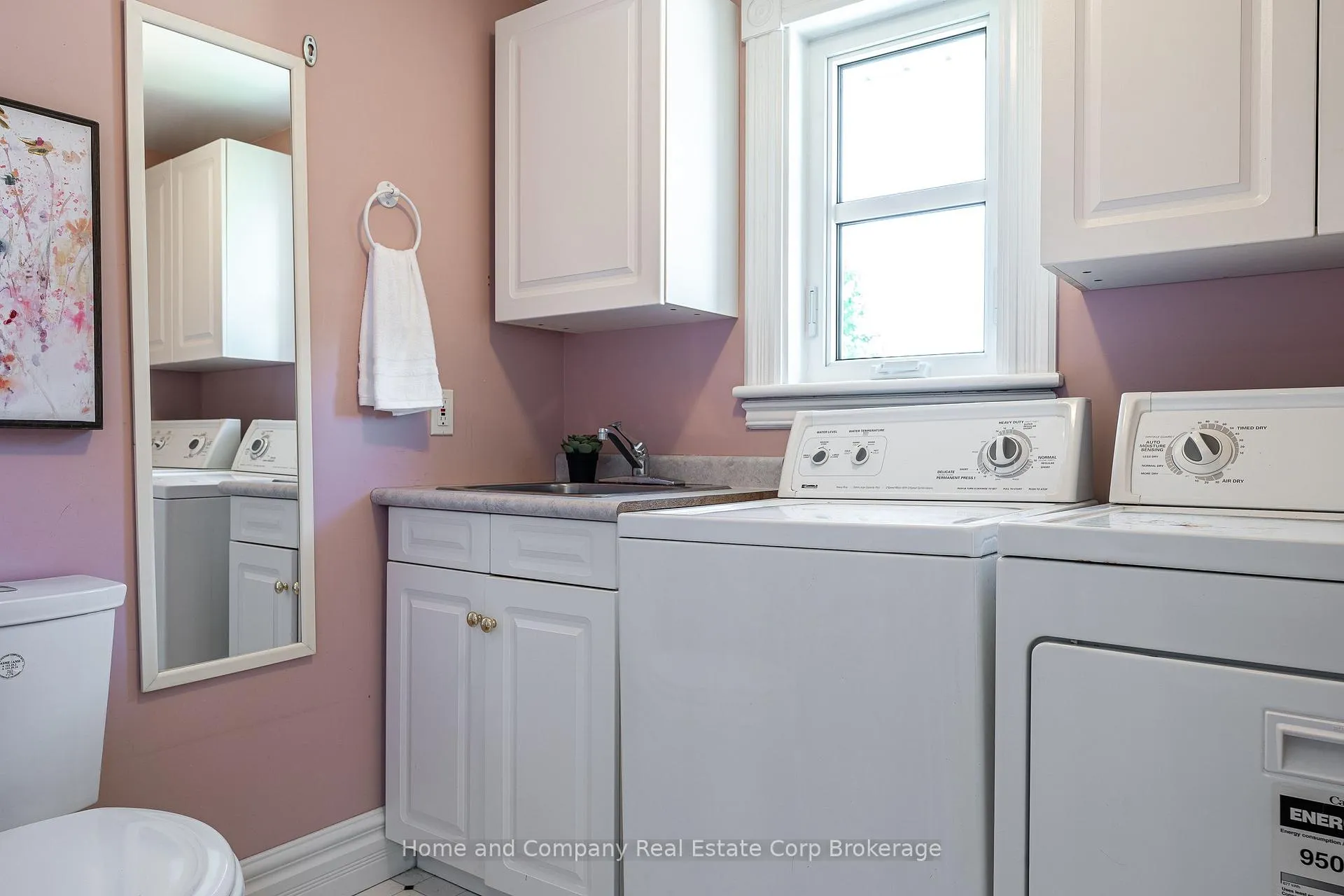 Photo 17 of 276 Woods Street, Stratford — HOMEH