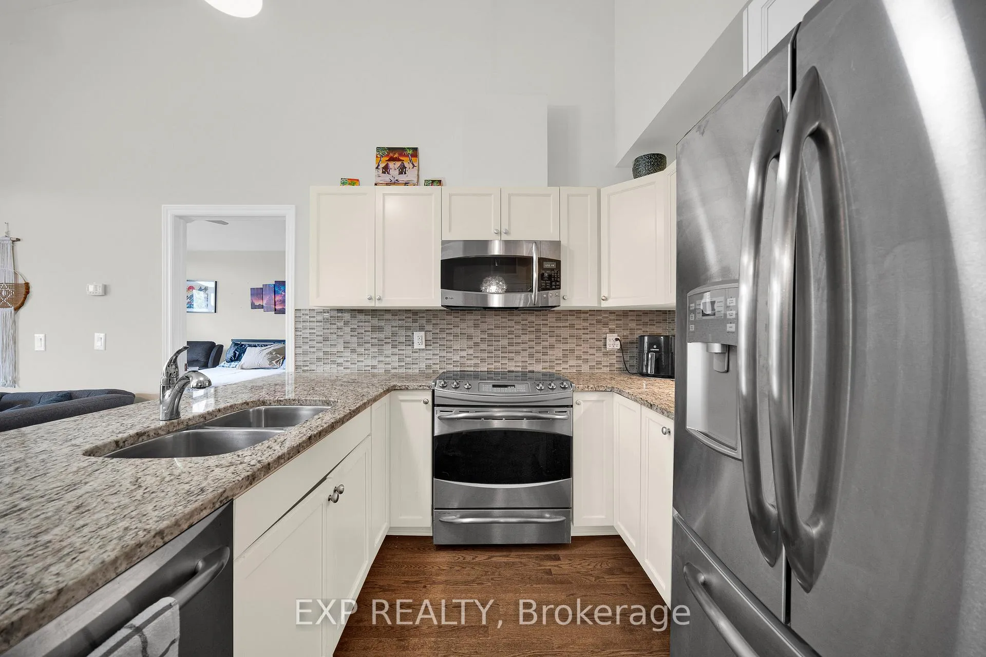 Photo 13 of Unit 408, 1201 Ohio Street, Ottawa, Billings Bridge — HOMEH