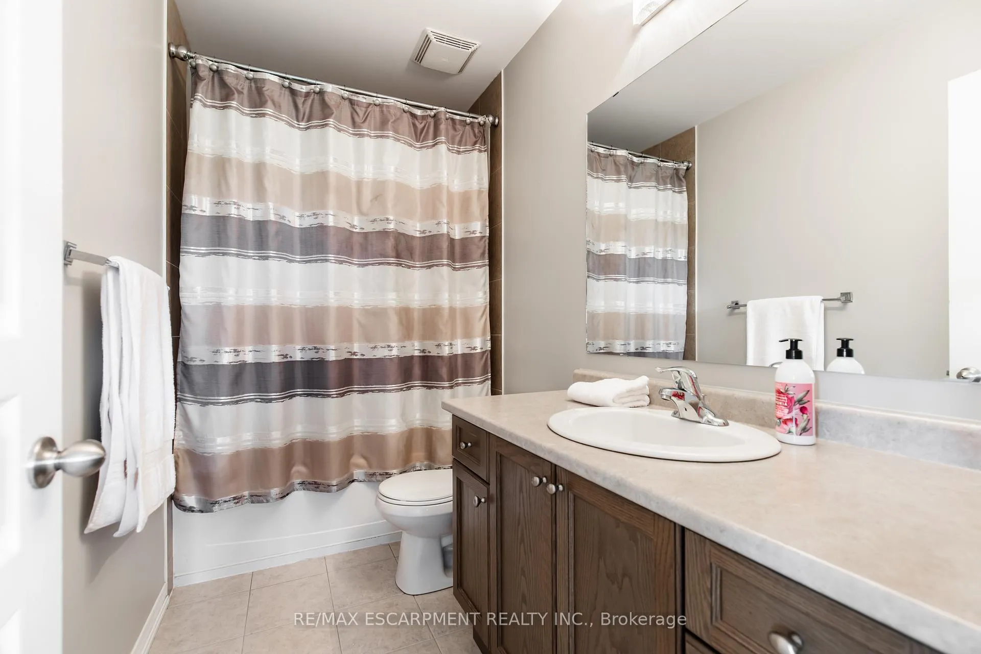 Photo 22 of Unit 41, 170 Palacebeach Trail, Hamilton, Stoney Creek — HOMEH